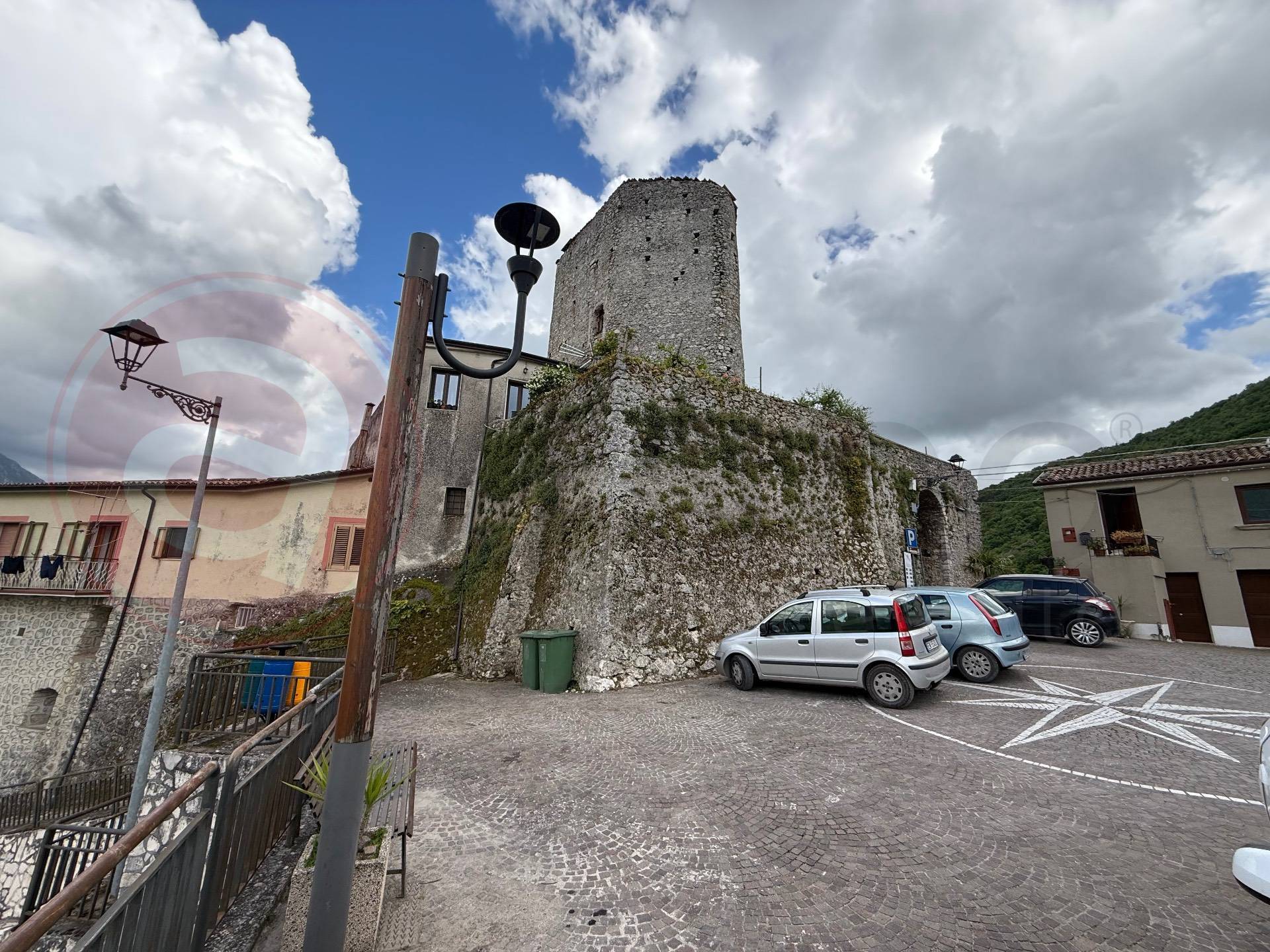 Abitazioni tipiche storiche in vendita a Ciorlano