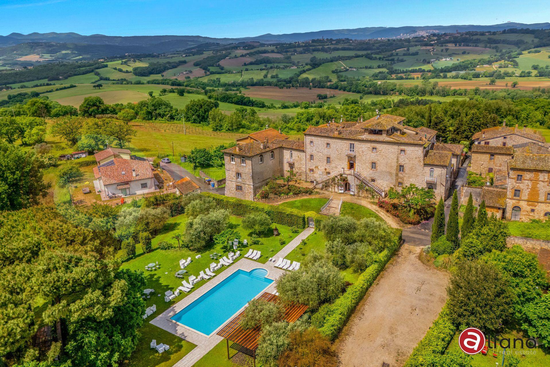 Abitazioni tipiche storiche in vendita a Massa Martana, Montignano