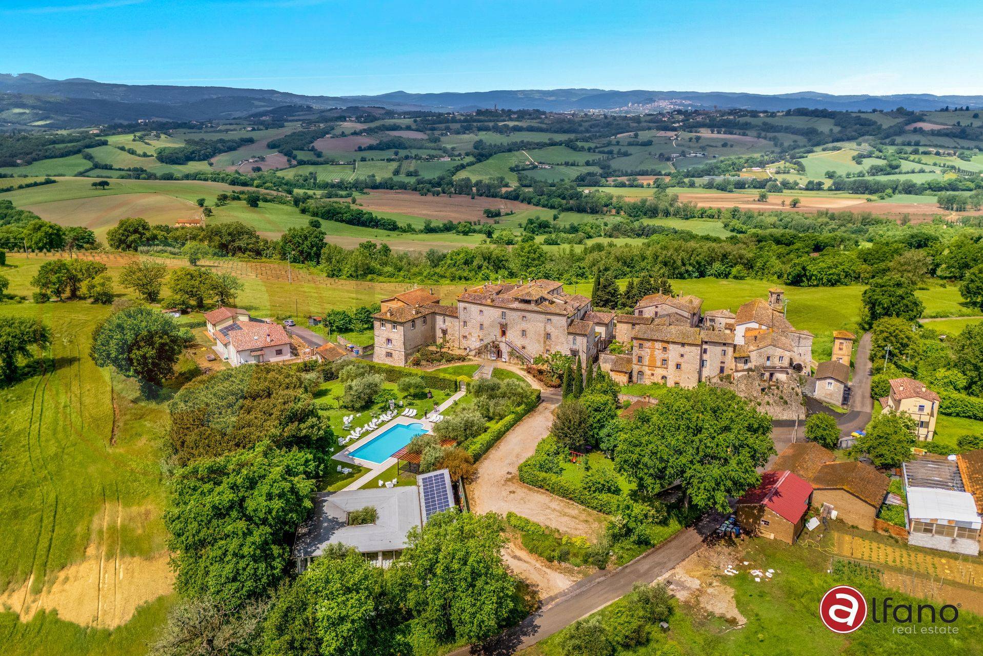 Abitazioni tipiche storiche in vendita a Massa Martana, Montignano