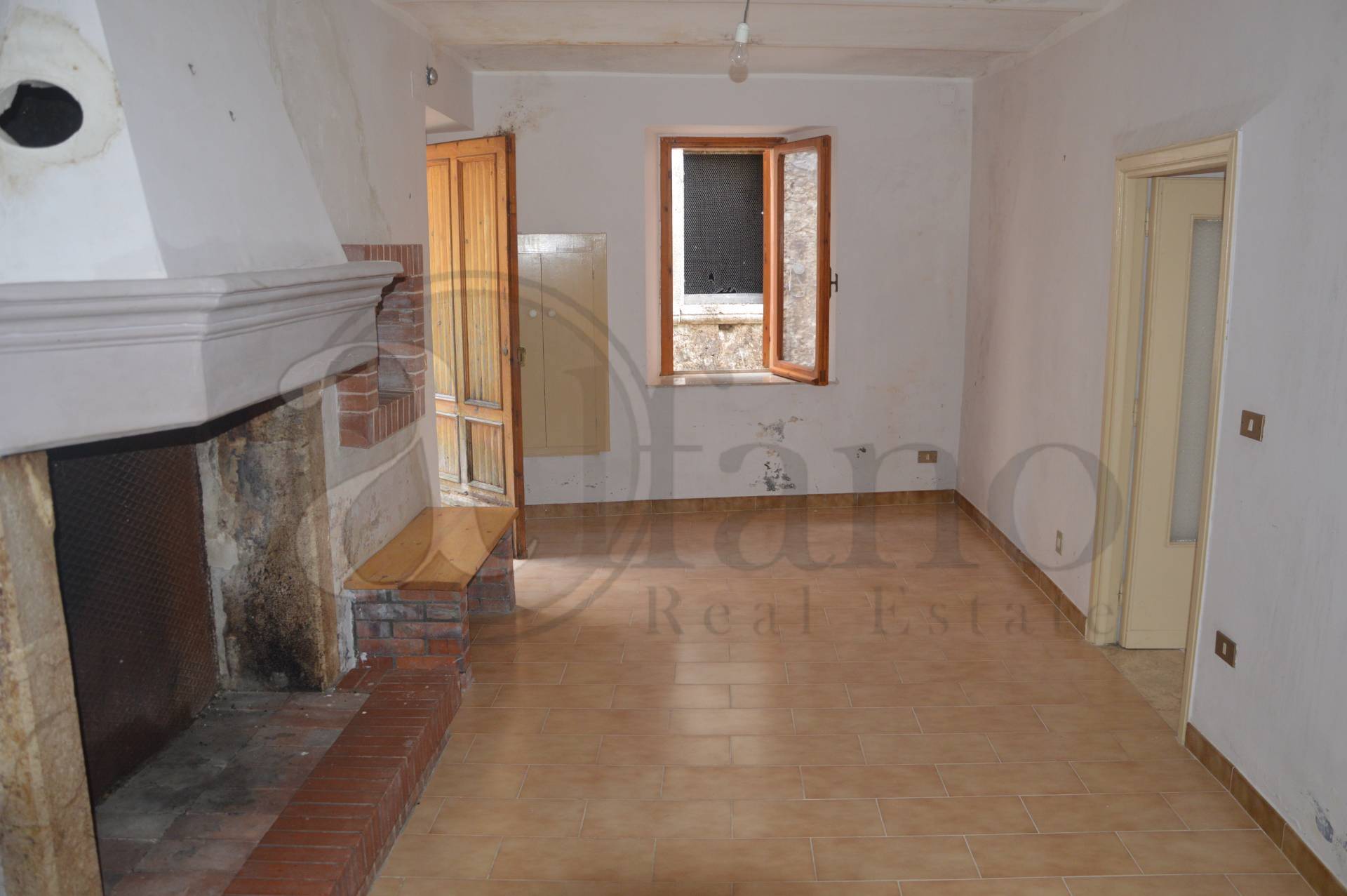 Abitazioni tipiche storiche in vendita a Settefrati