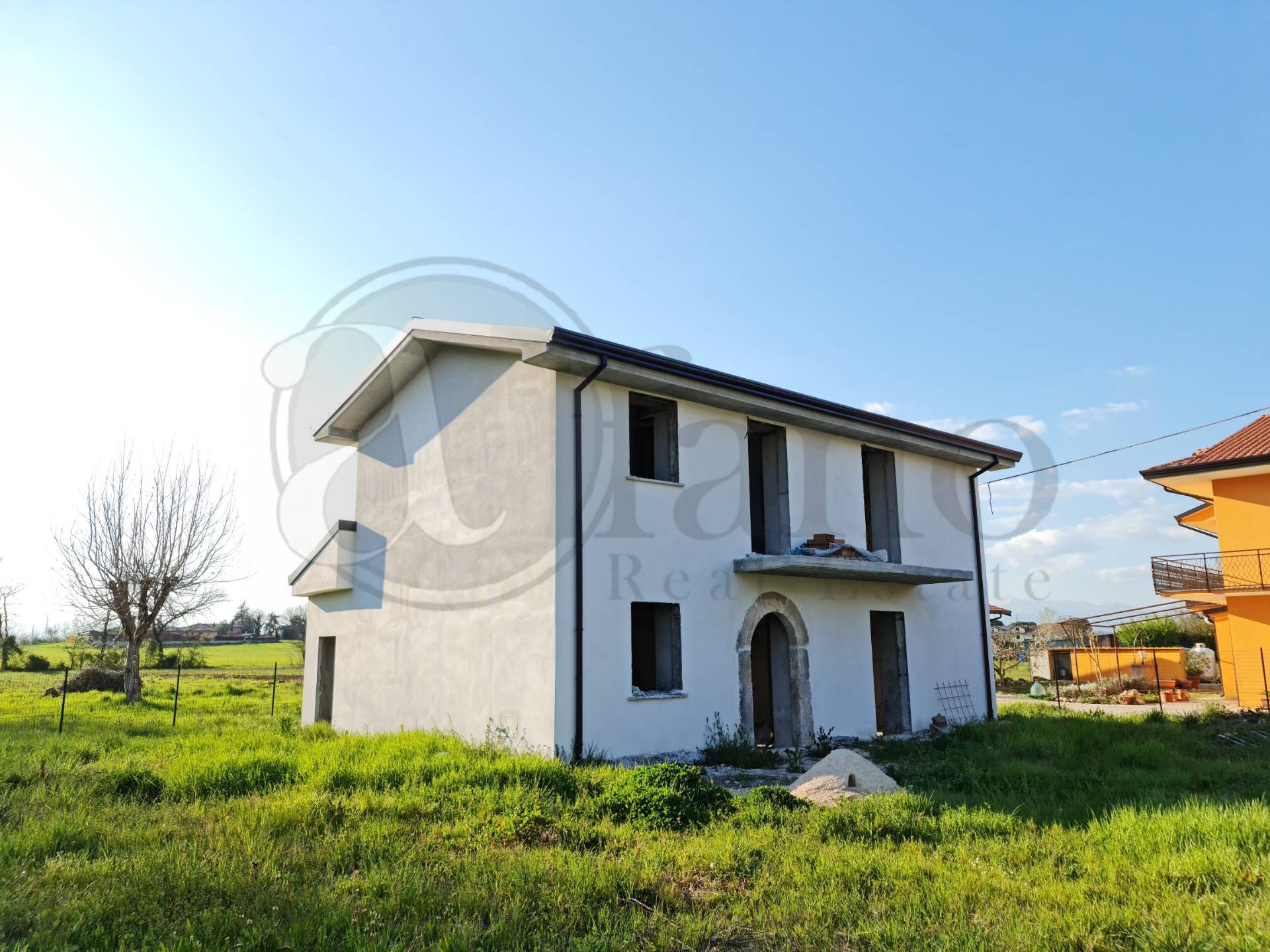 Casale di campagna in vendita a Ceprano