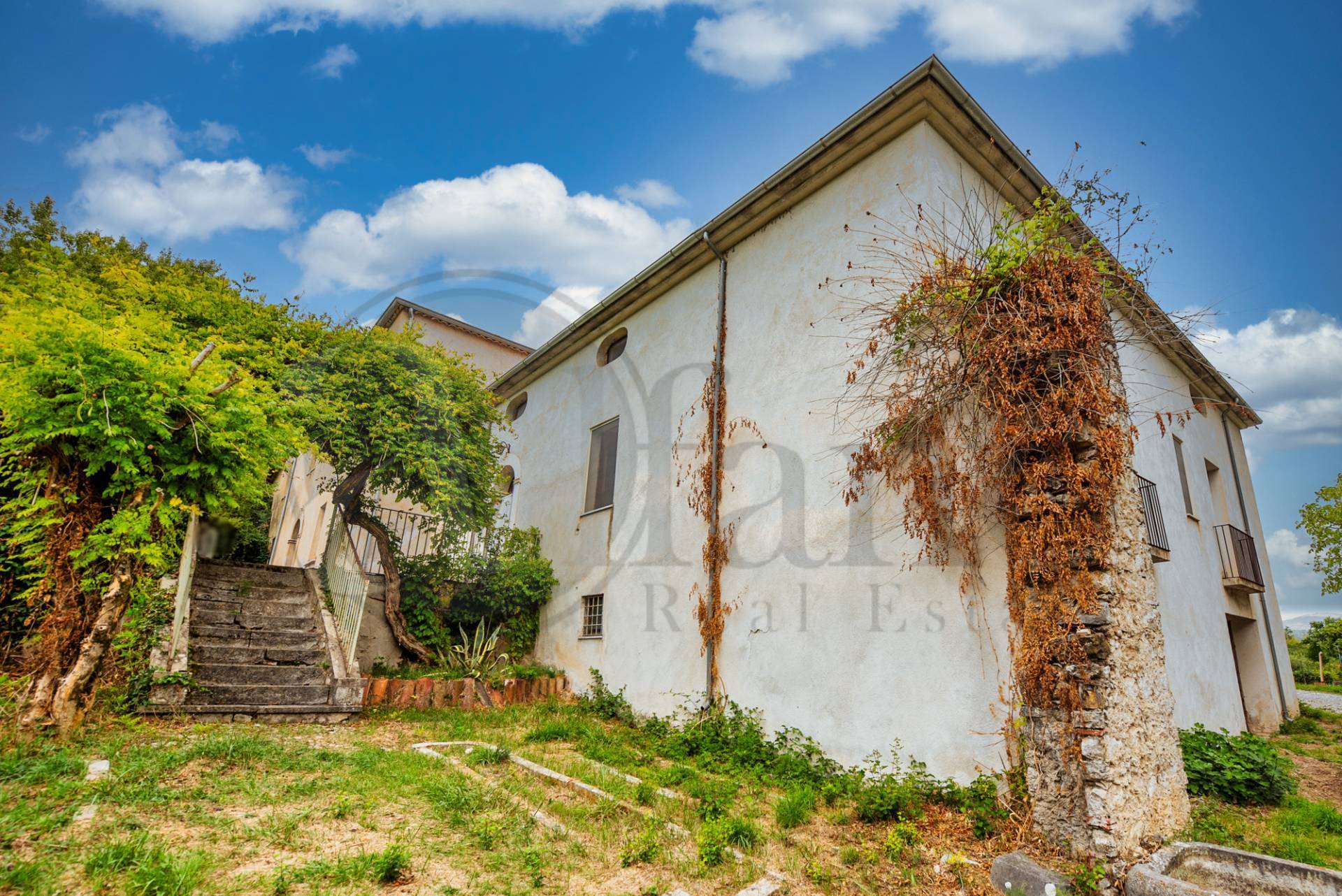 Casale di campagna in vendita a Paterno