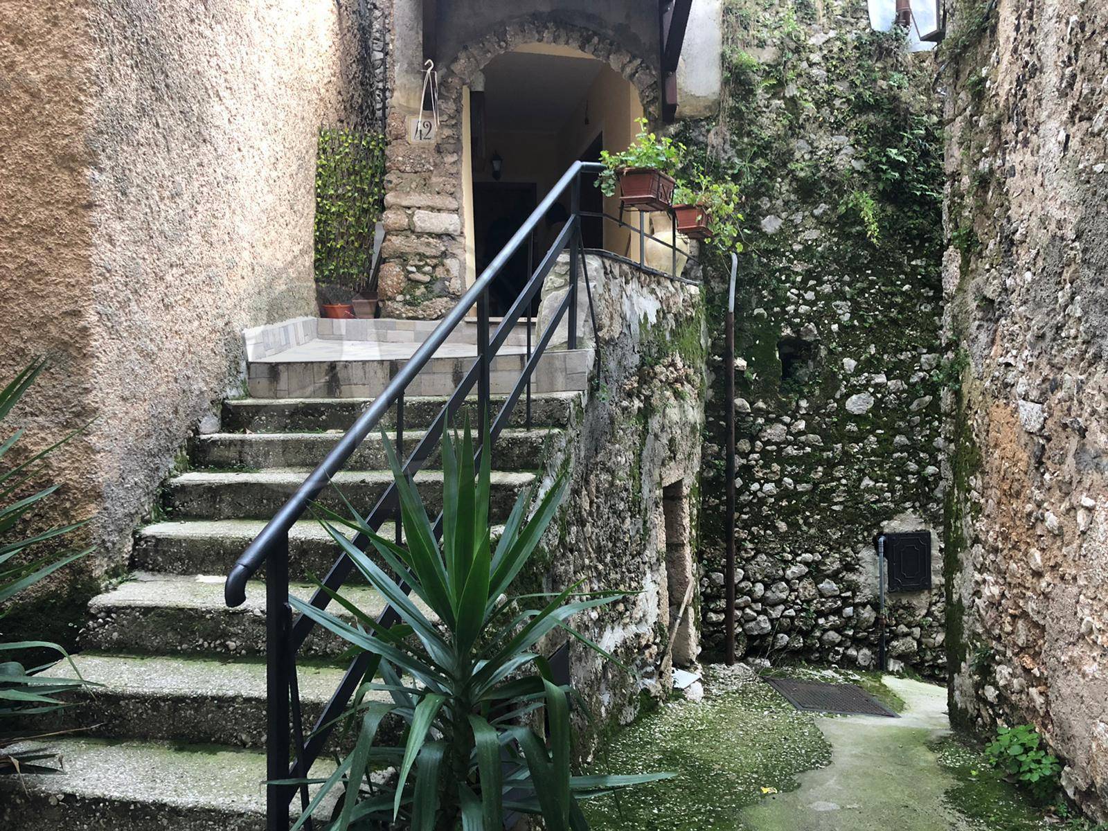 Abitazioni tipiche storiche in vendita a Colle San Magno