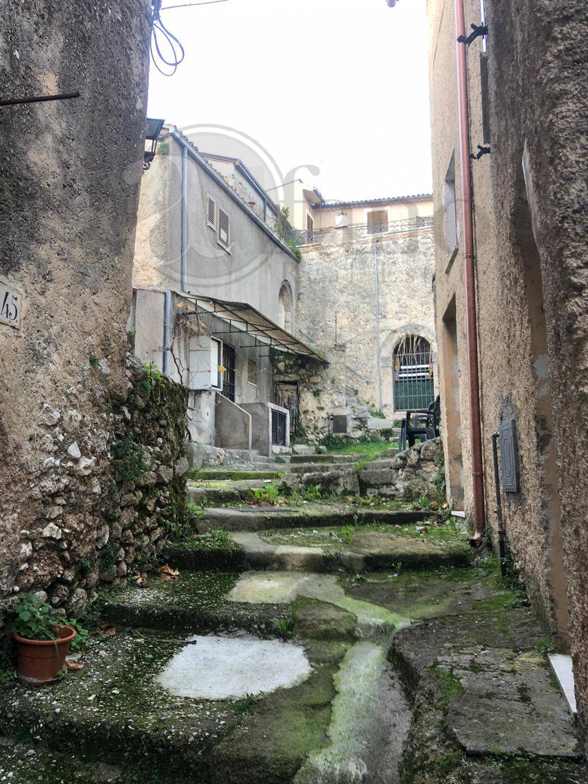 Abitazioni tipiche storiche in vendita a Colle San Magno