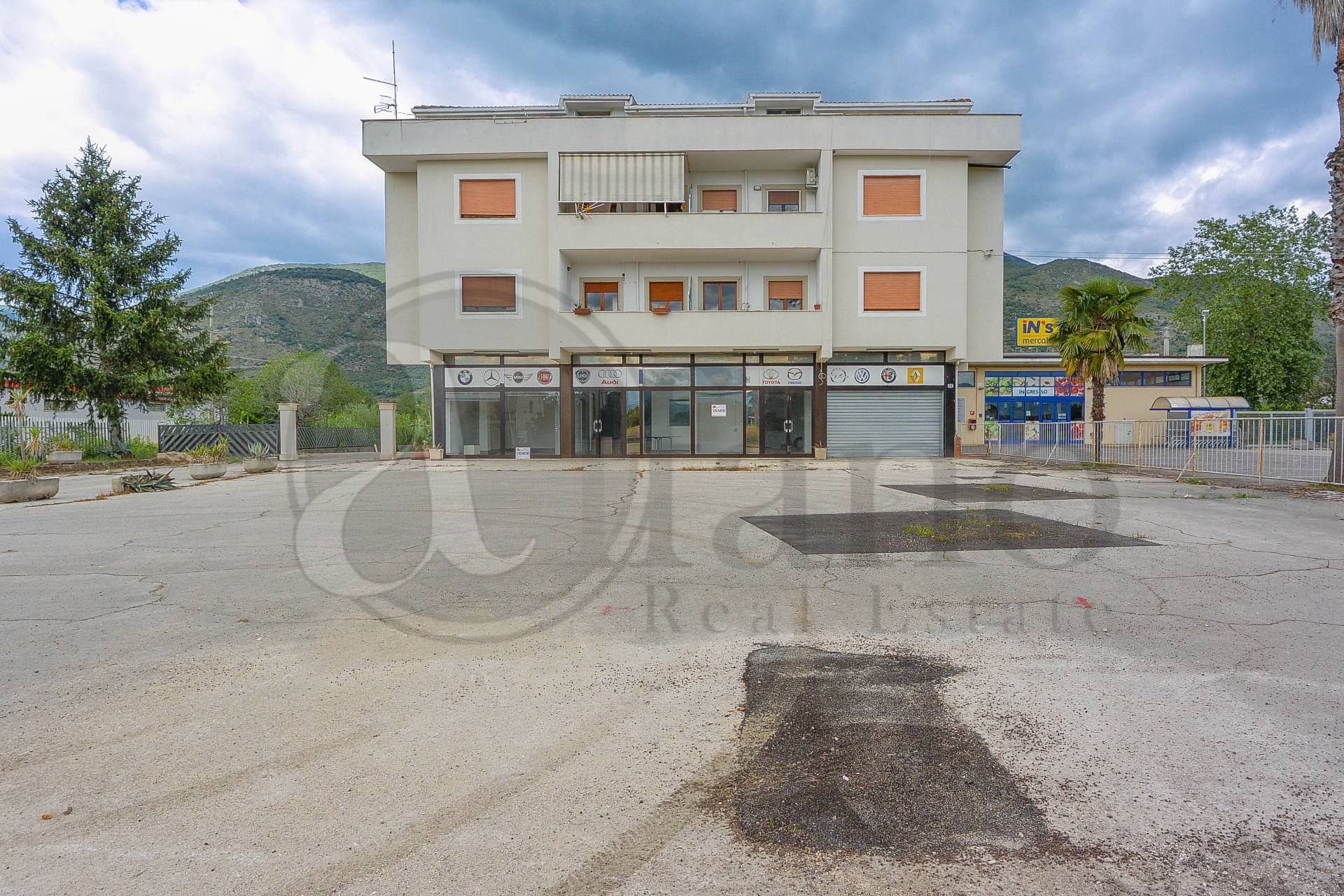 Palazzo intero stabile in vendita a Castrocielo