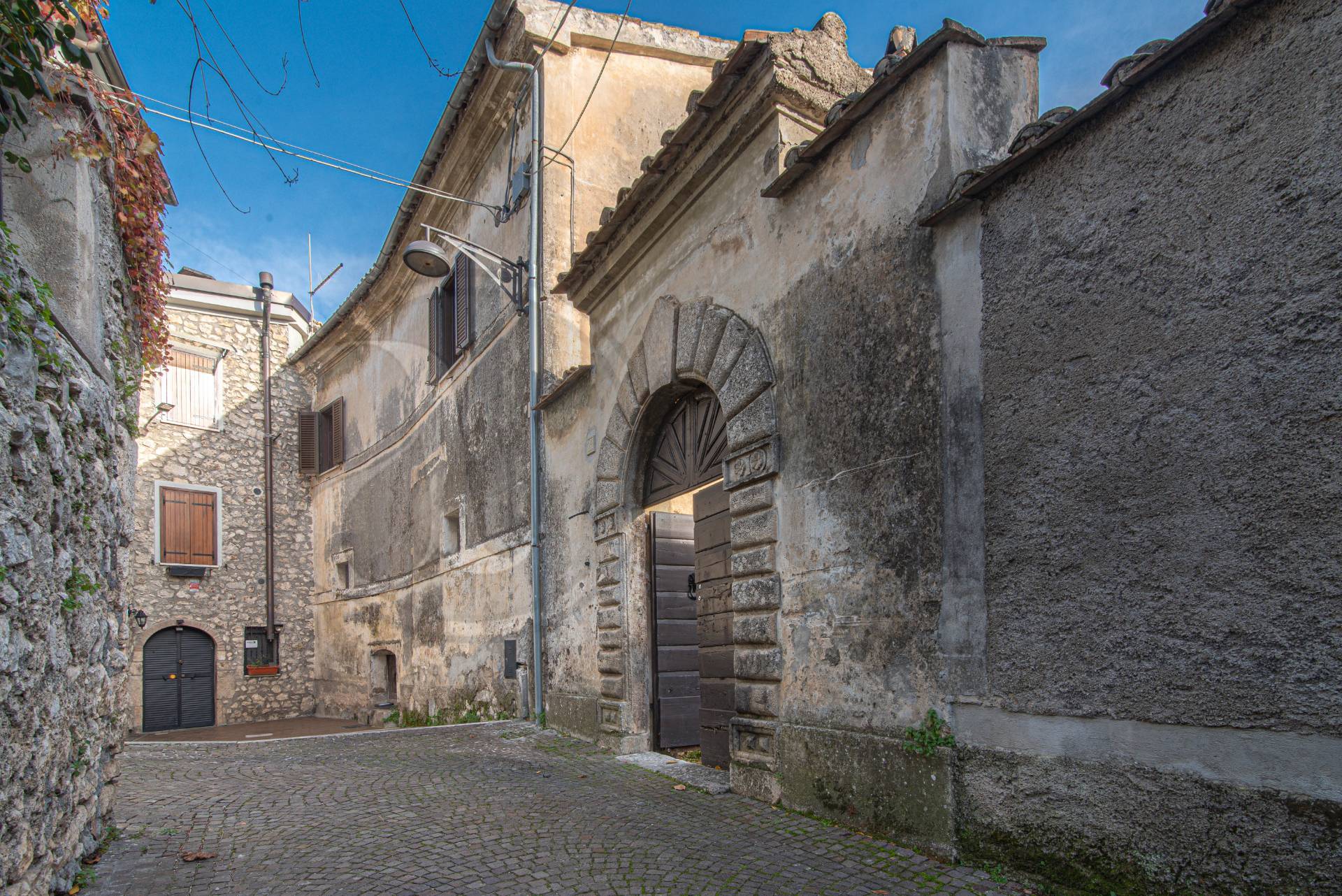 Palazzo storico in vendita a Vico nel Lazio