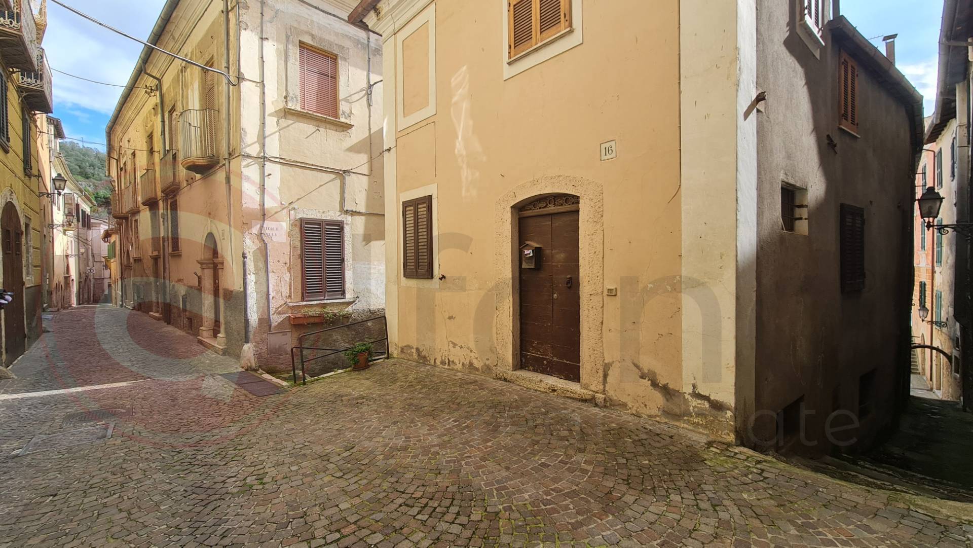 Abitazioni tipiche storiche in vendita a Arpino
