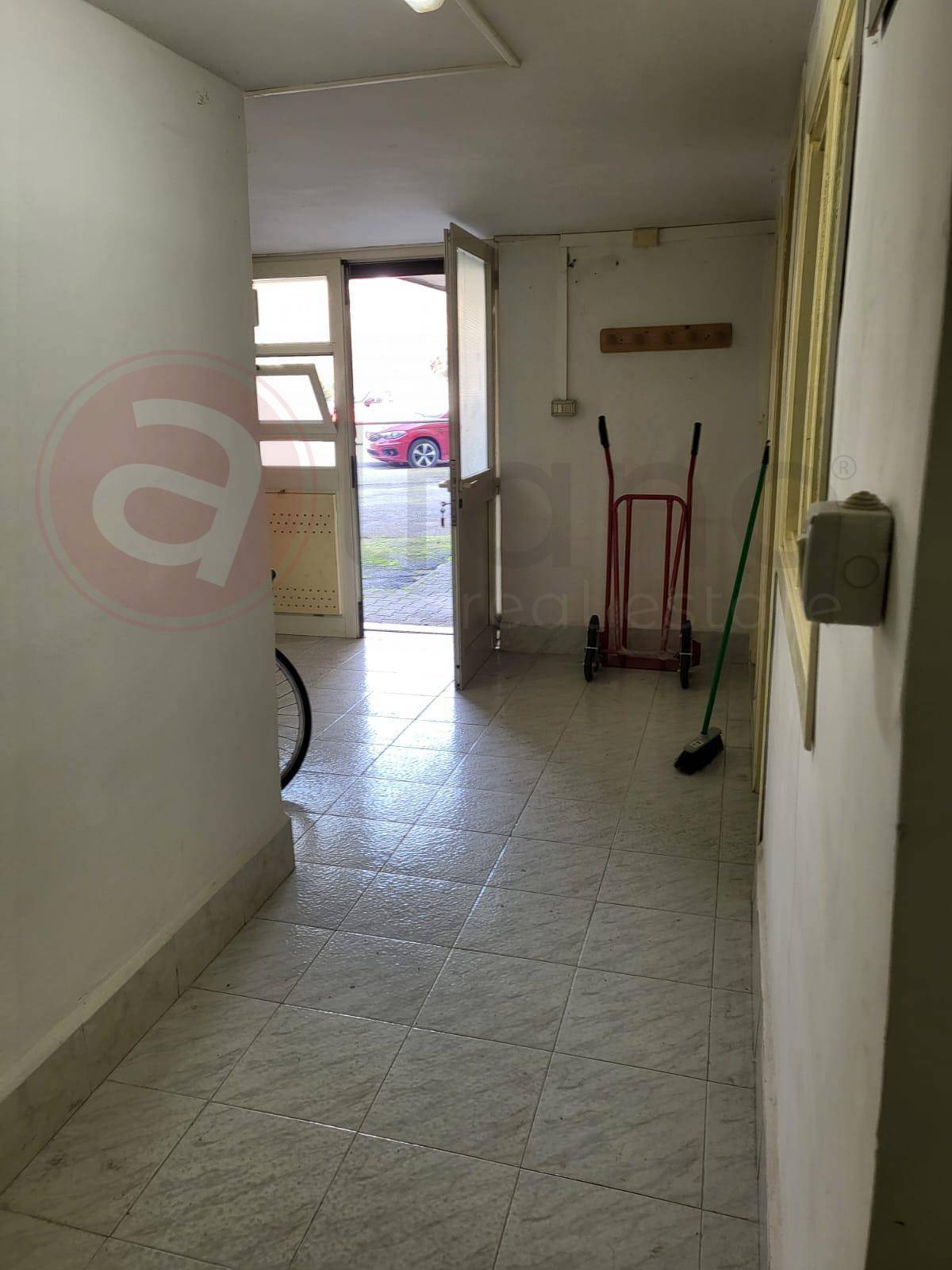 Locale commerciale in vendita a Cassino