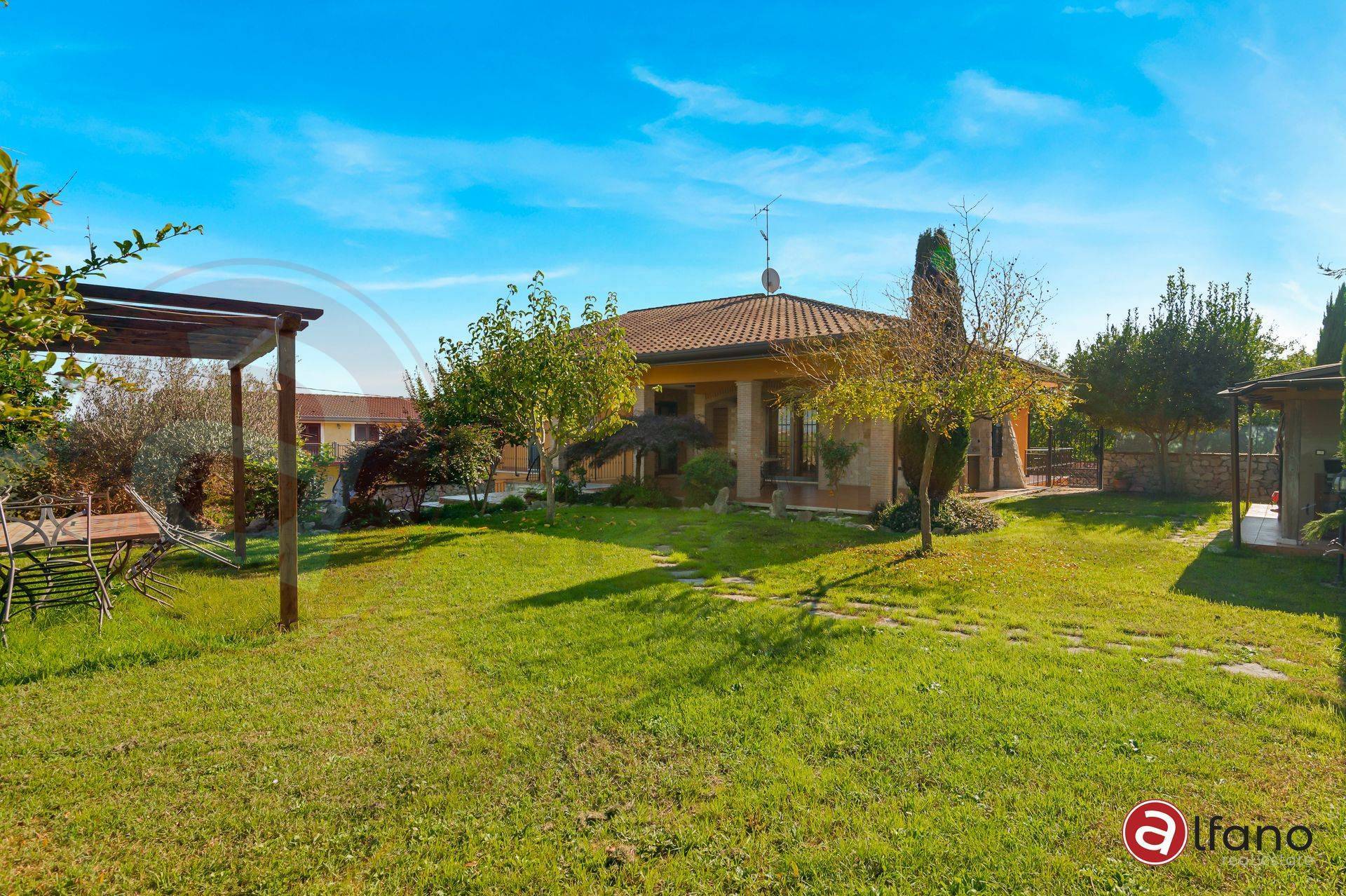 Villa bifamiliare in vendita a Arnara