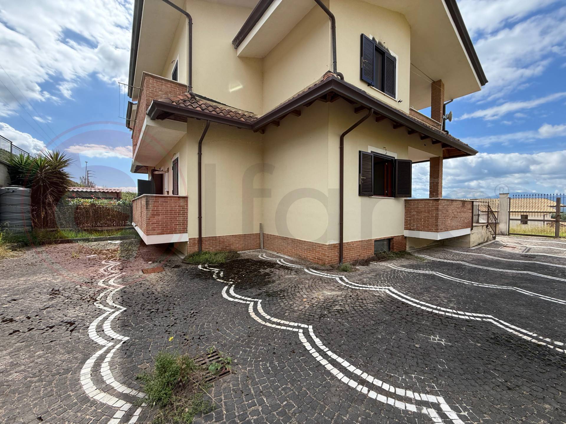 Appartamento in vendita a Colfelice