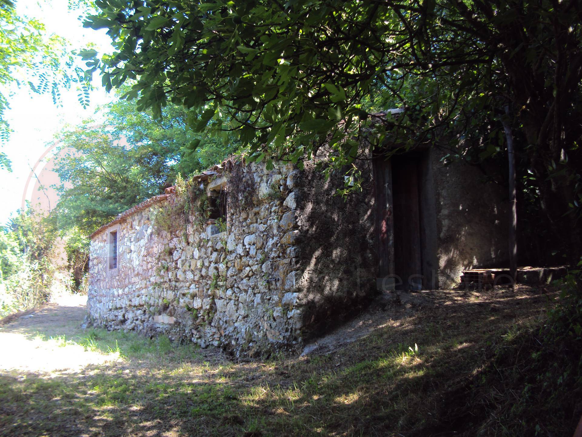 Rudere in vendita a Sant'Ambrogio sul Garigliano