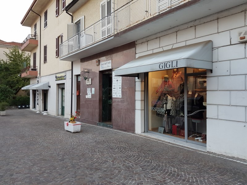 Locale commerciale in affitto a Fontana Liri