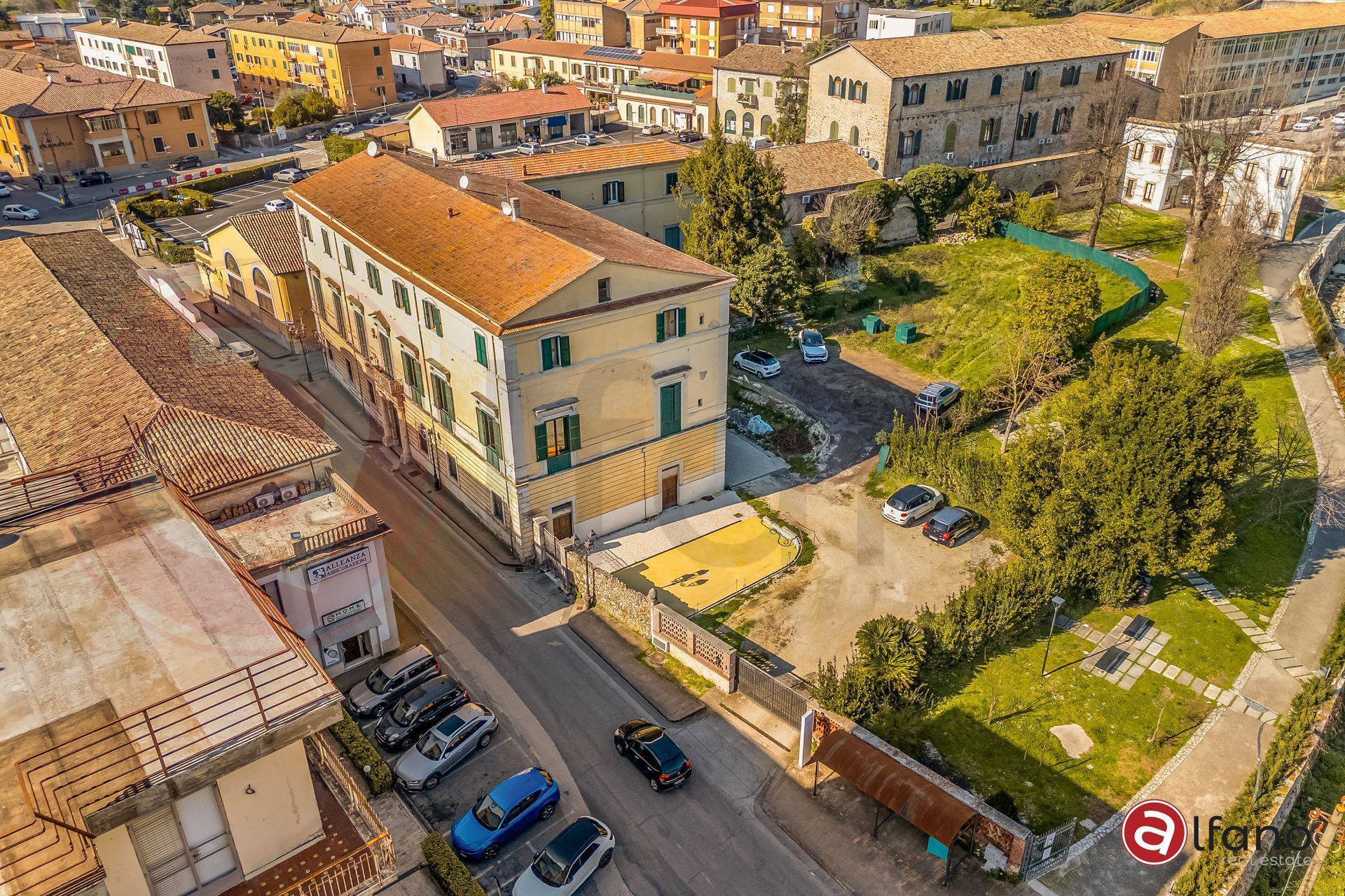 Palazzo storico in vendita a Isola del Liri