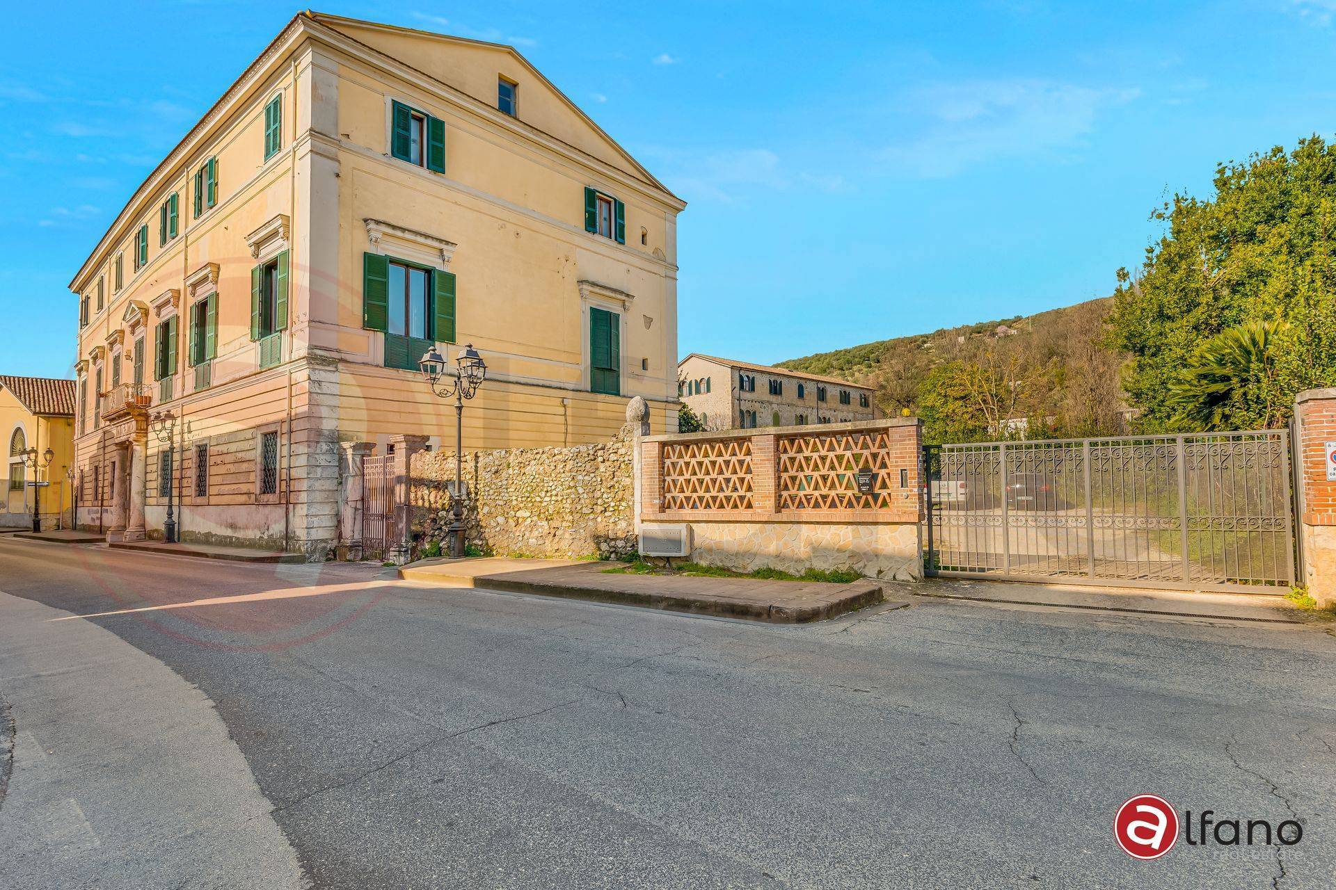 Palazzo storico in vendita a Isola del Liri