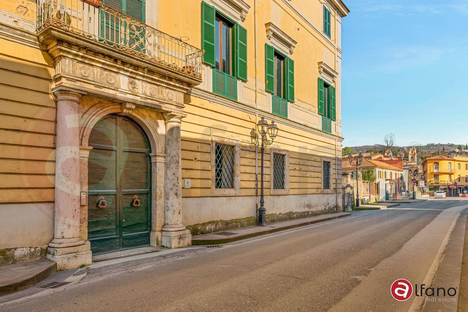 Palazzo storico in vendita a Isola del Liri