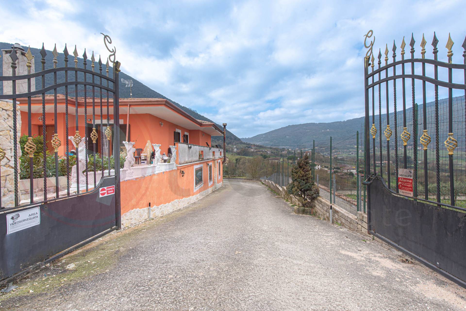 Villa in vendita a Giuliano di Roma