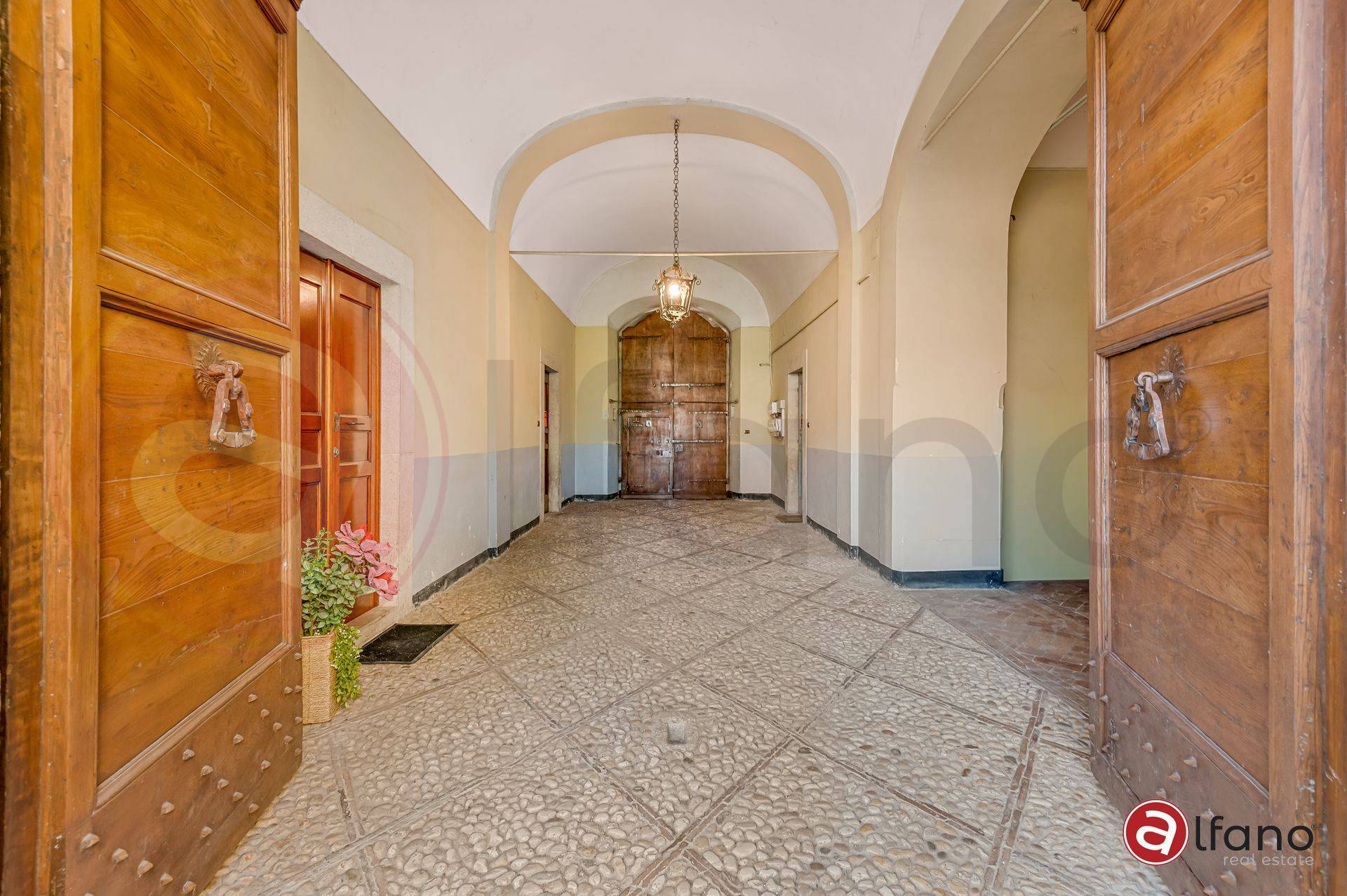 Locale commerciale in vendita a Isola del Liri
