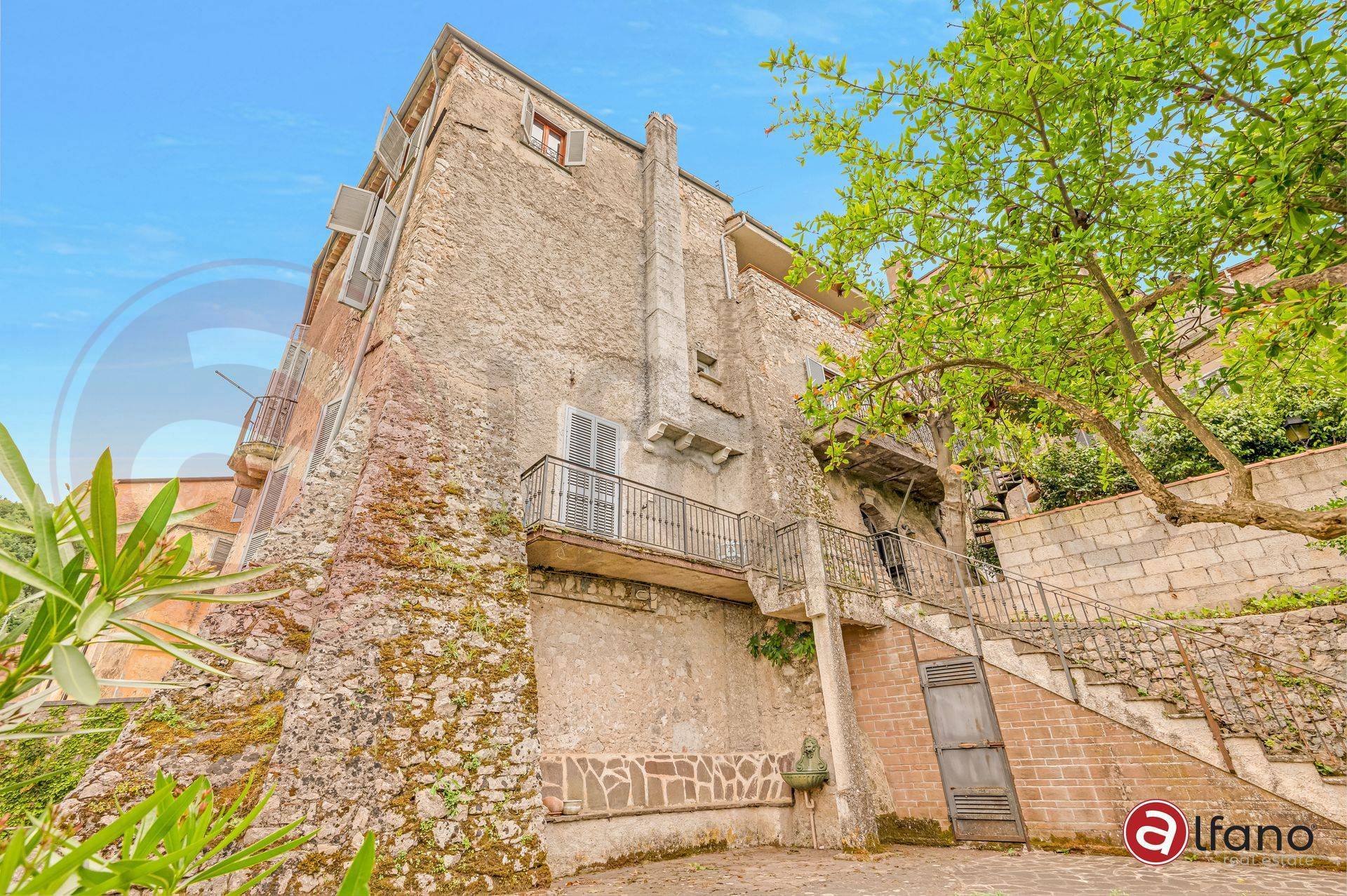 Palazzo storico in vendita a Falvaterra