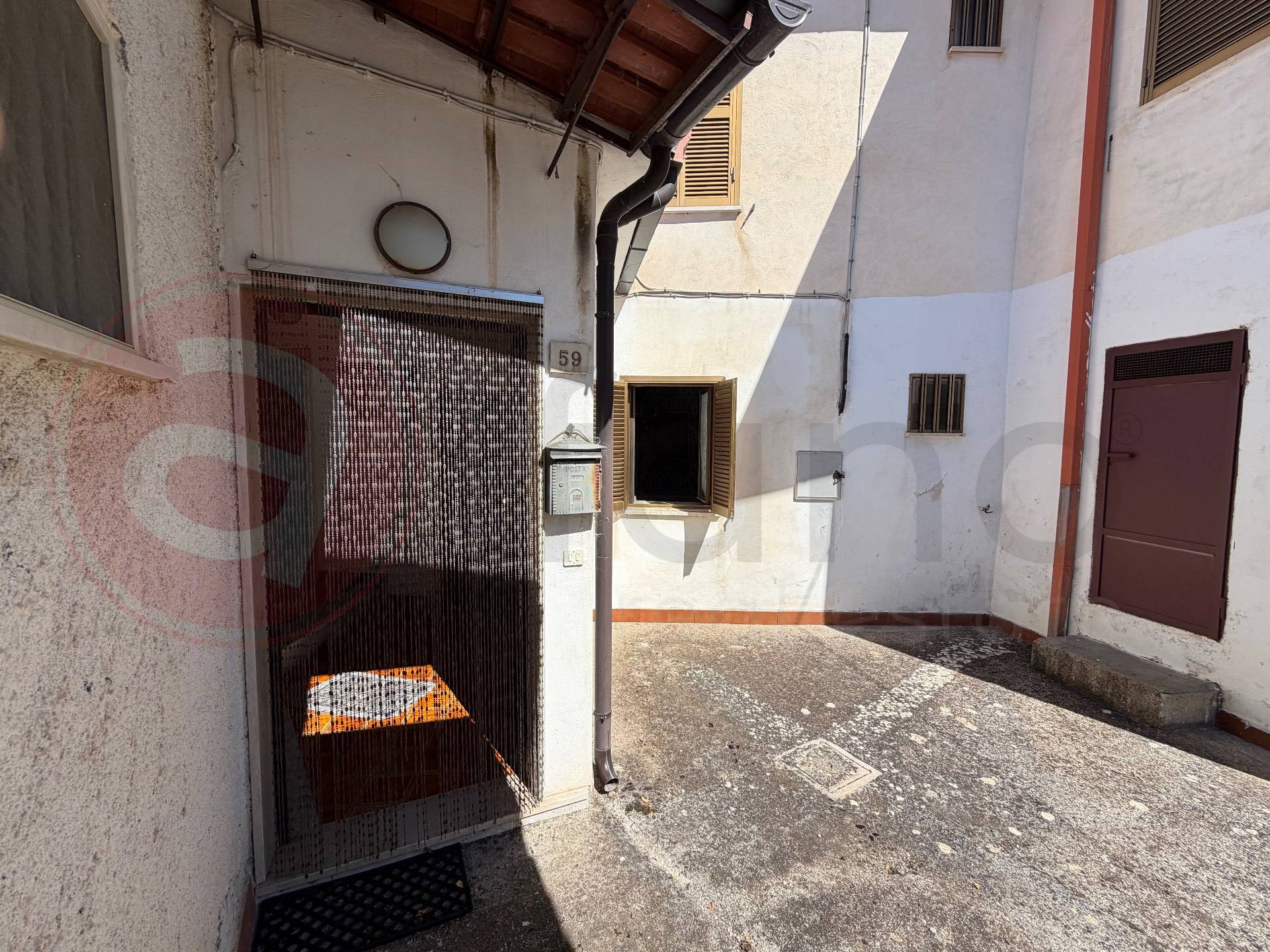 soluzione semiindipendente in vendita a Rocca d'Arce, Fraioli