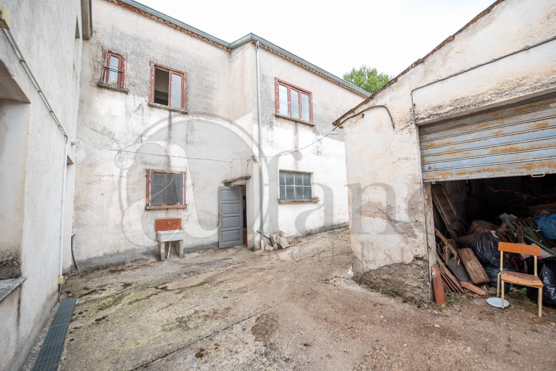 Casale di campagna in vendita a Paterno