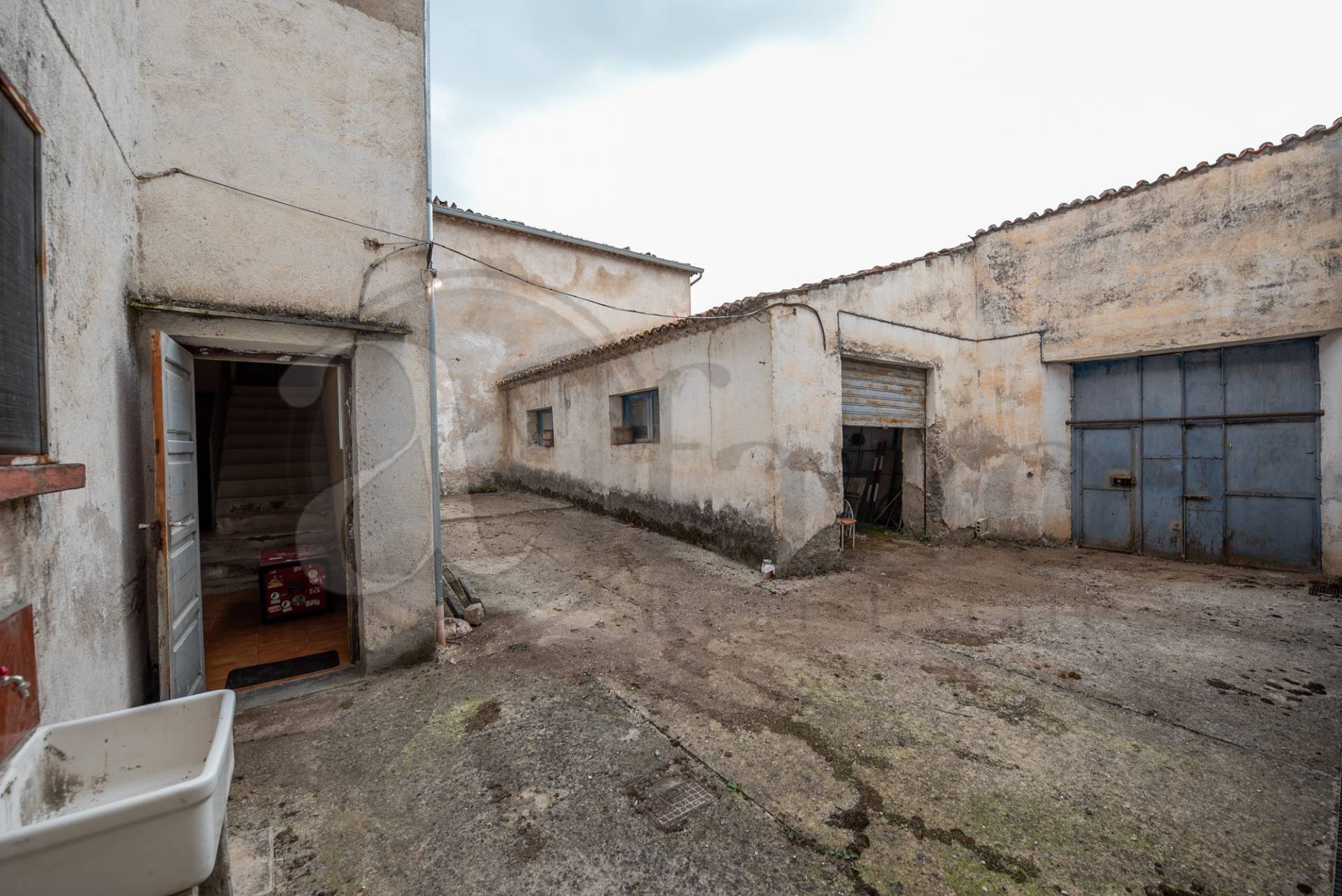 Casale di campagna in vendita a Paterno