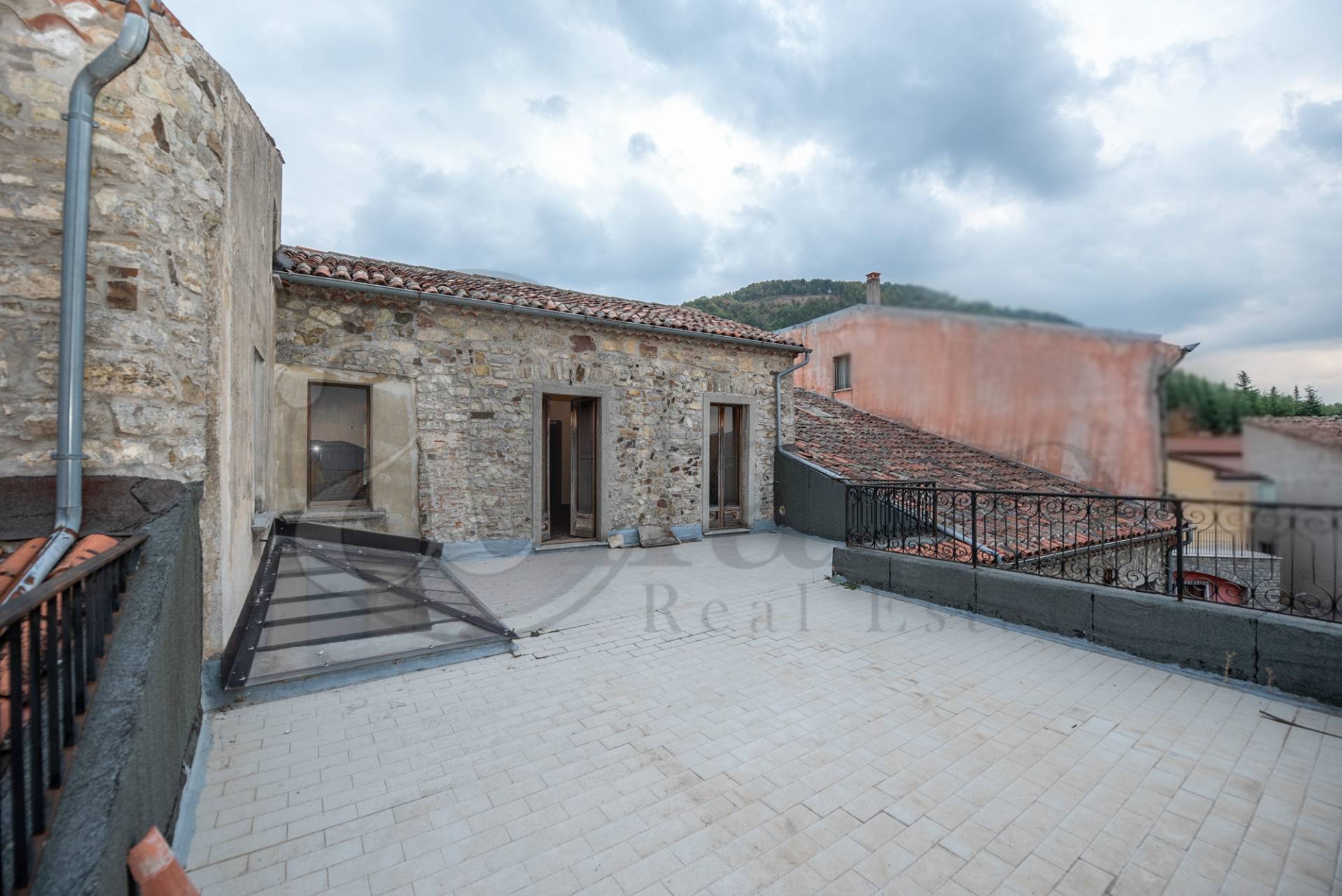 Attico in vendita a Sasso di Castalda