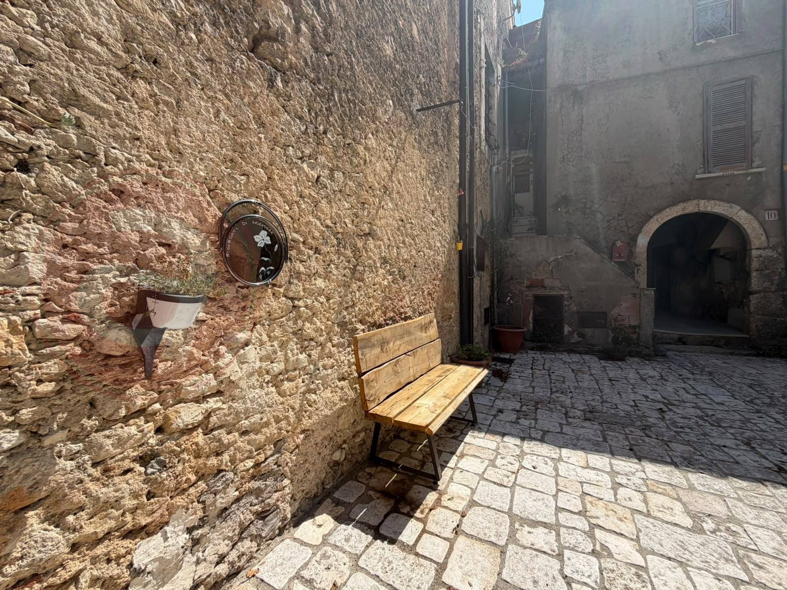 Abitazioni tipiche storiche in vendita a Colle San Magno