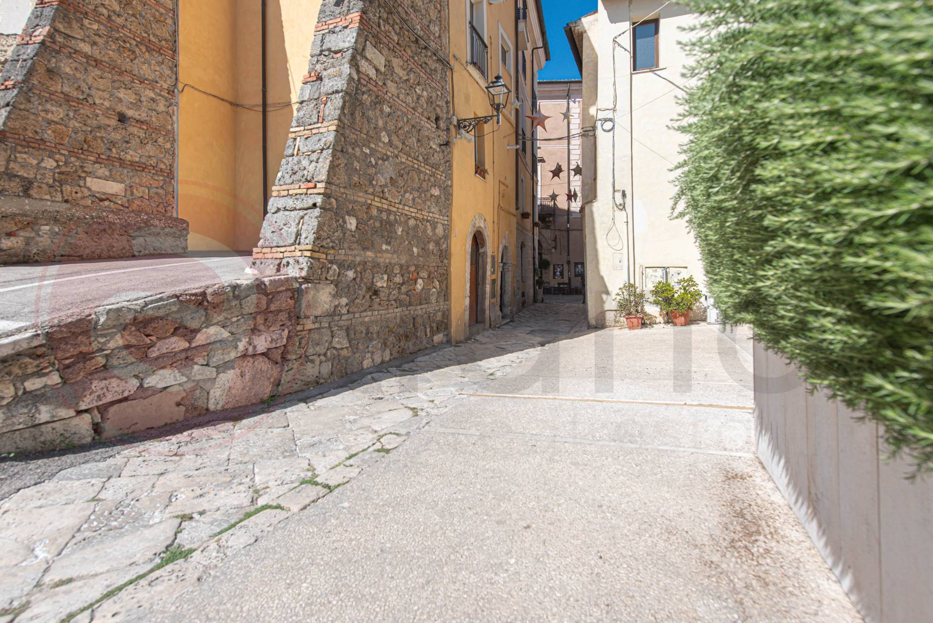 Abitazioni tipiche storiche in vendita a Isola del Liri