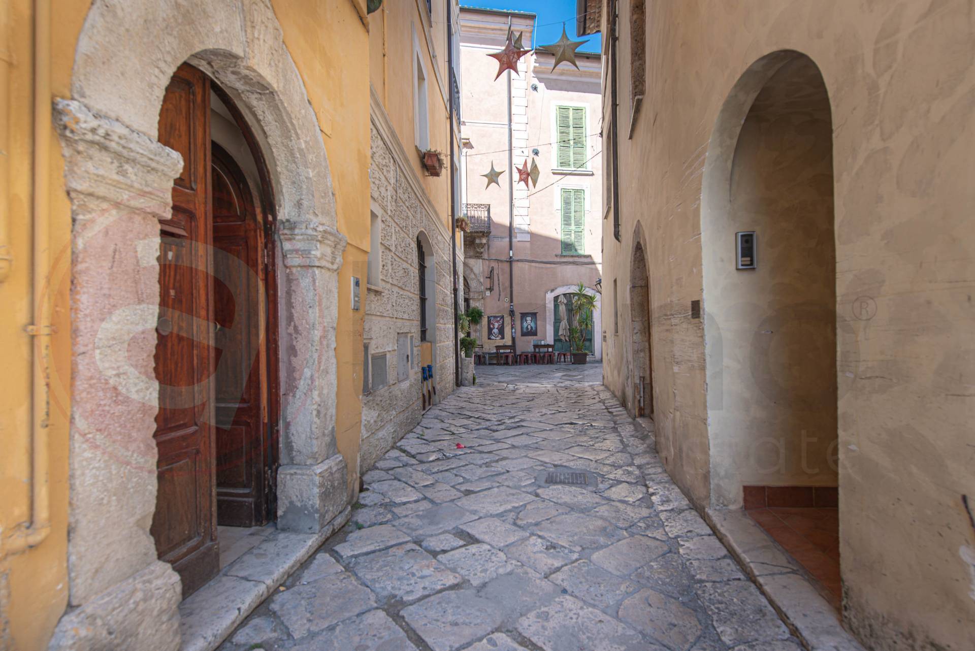 Abitazioni tipiche storiche in vendita a Isola del Liri