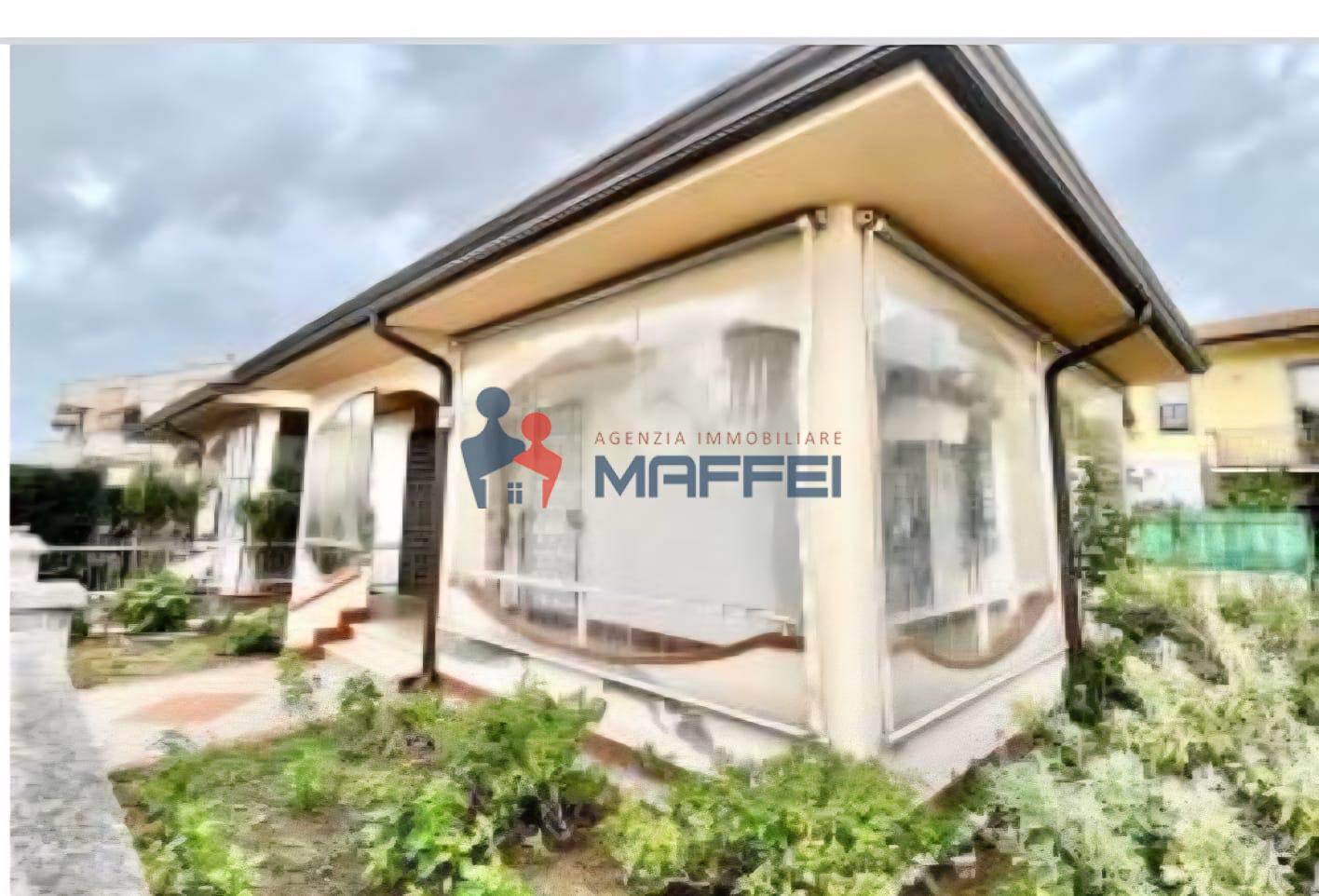 Villa Bifamiliare con giardino, Viareggio torre del lago-marina