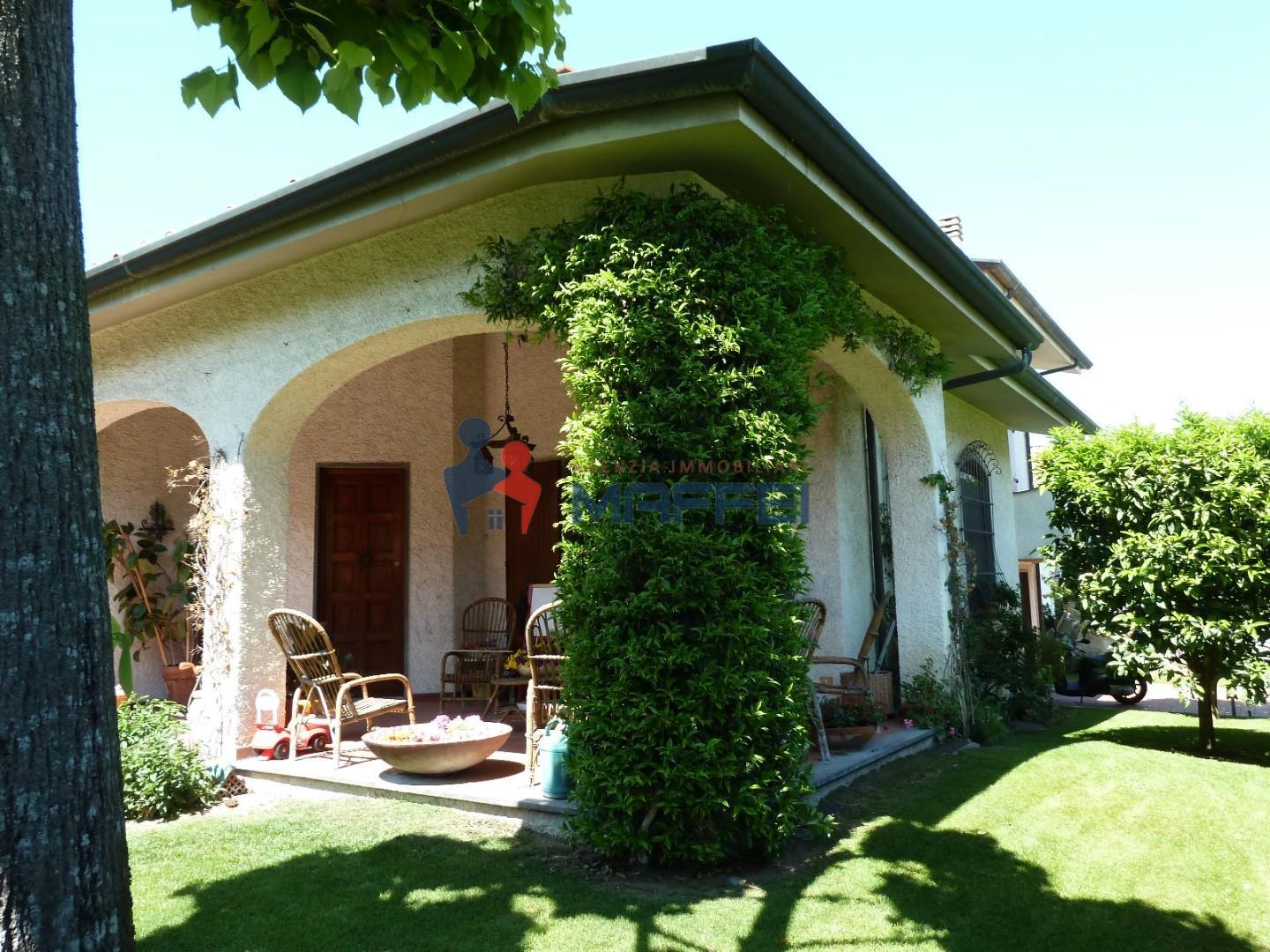 Villa in vendita, Viareggio ex campo di aviazione