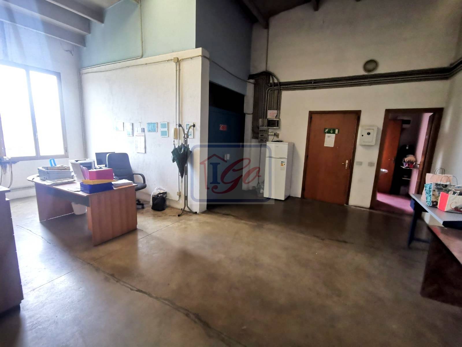 Capannone in vendita a Trezzo sull'Adda