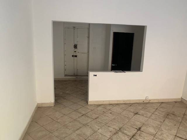 Locale commerciale in vendita a Osio Sotto