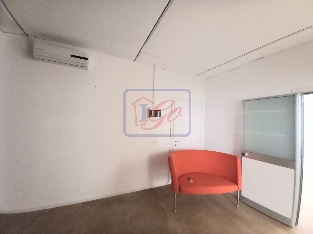 Locale commerciale in affitto a Trezzo sull'Adda