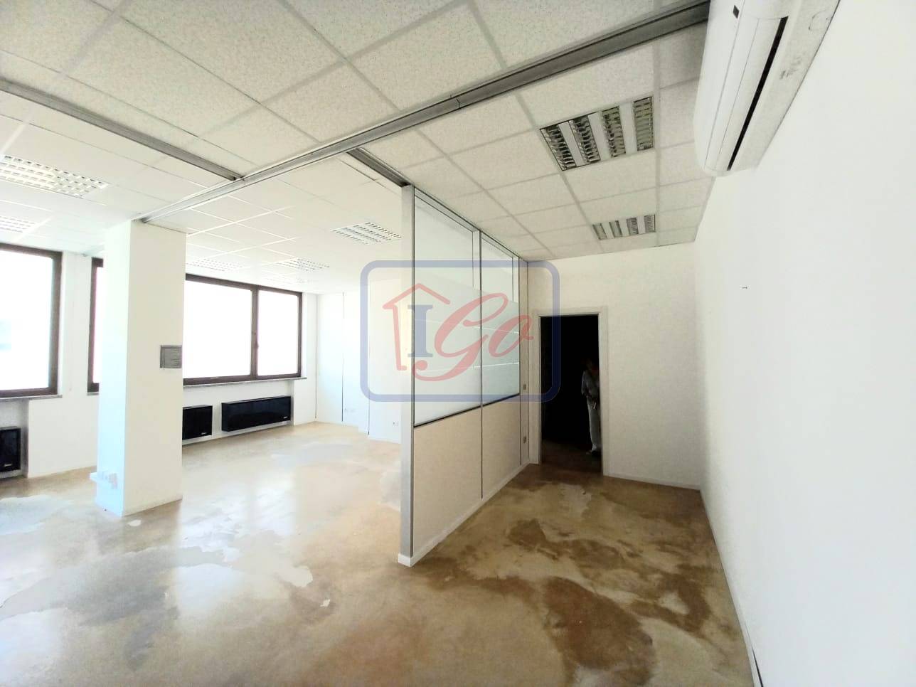 Locale commerciale in affitto a Trezzo sull'Adda