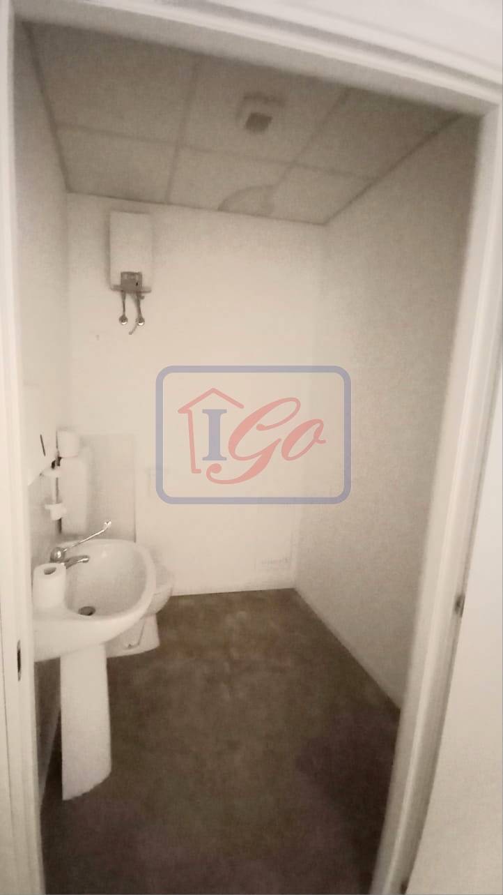 Locale commerciale in affitto a Trezzo sull'Adda