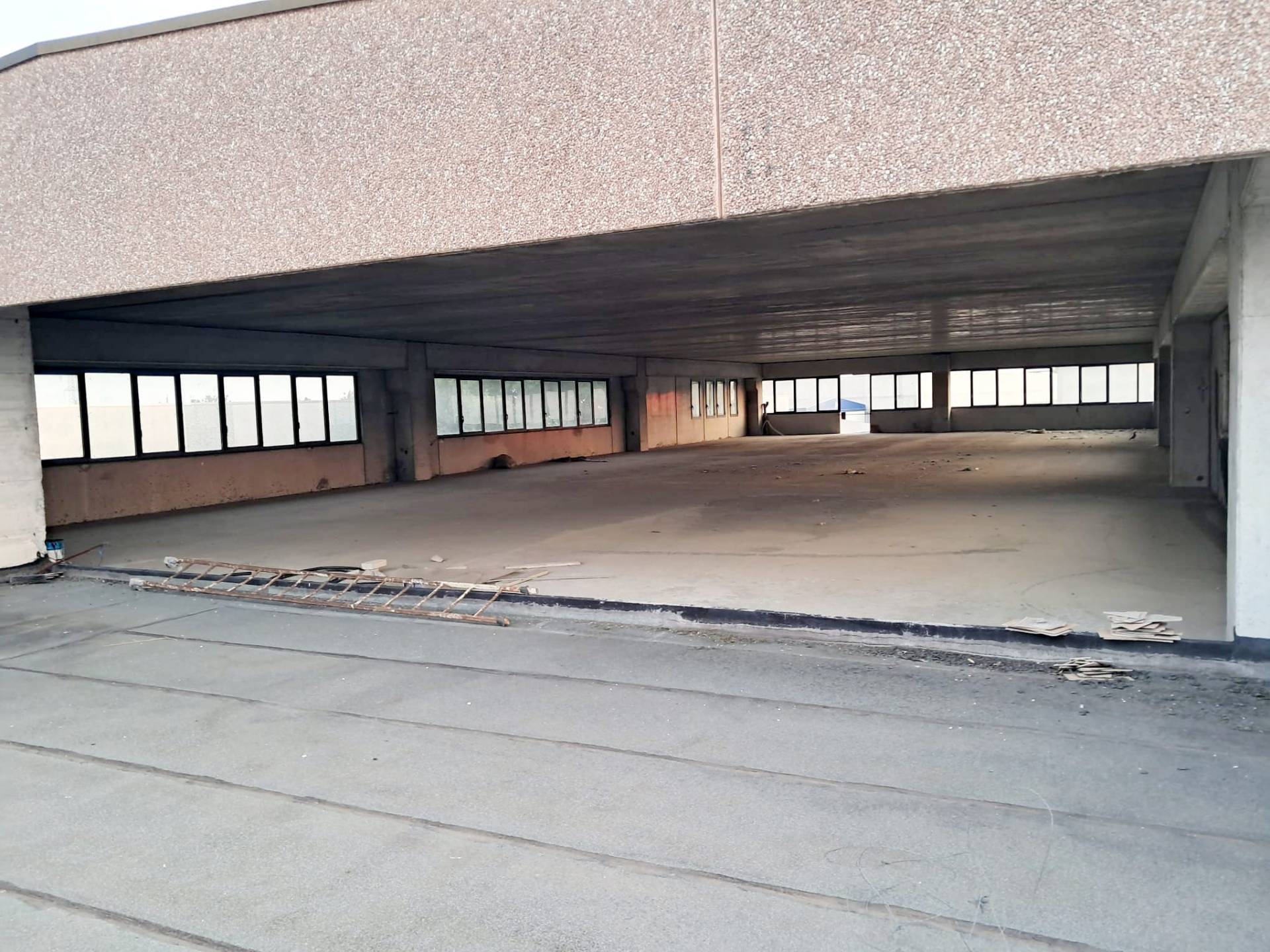 Capannone in vendita a Trezzano Rosa