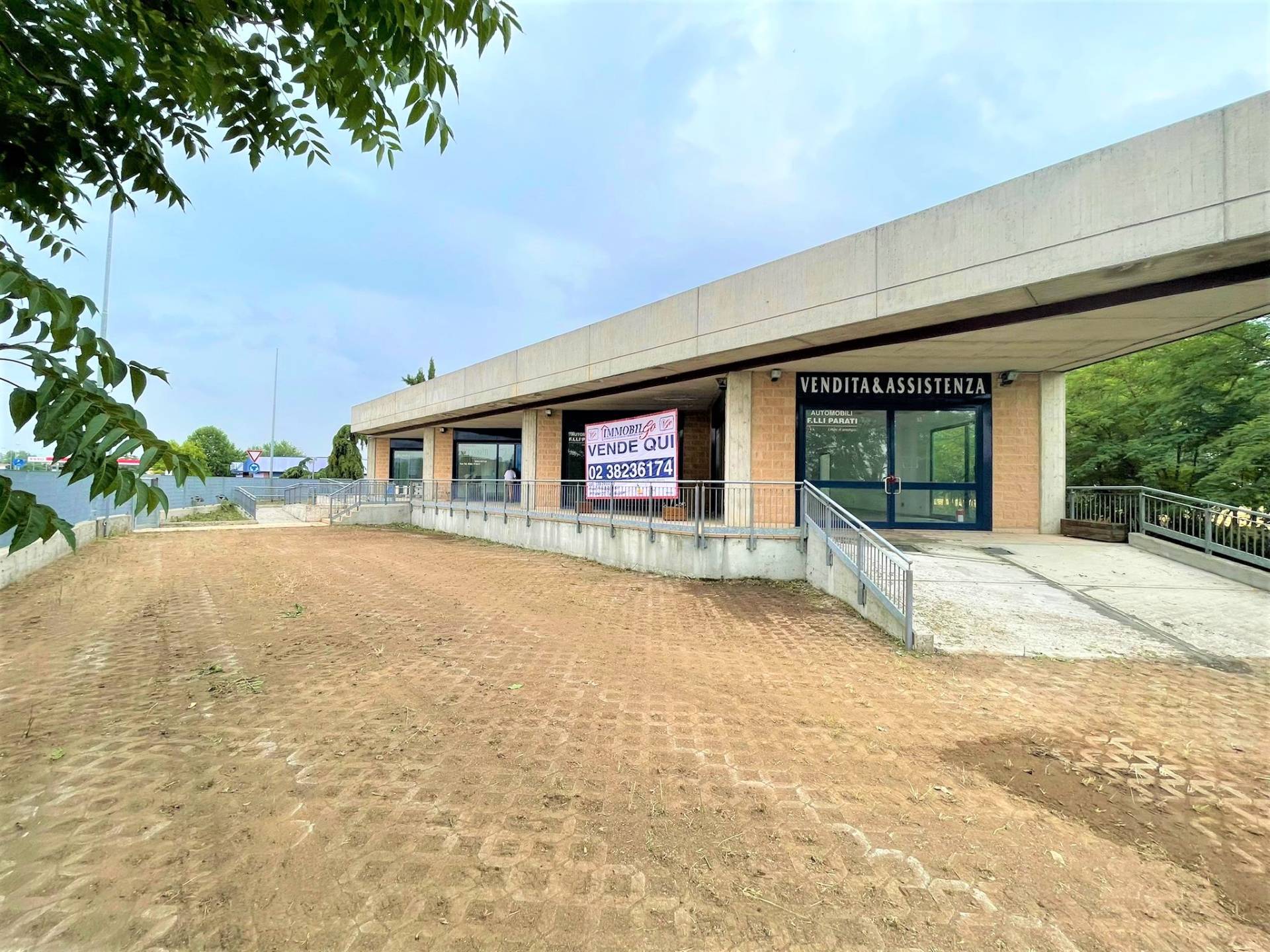 Locale commerciale in vendita a Isso