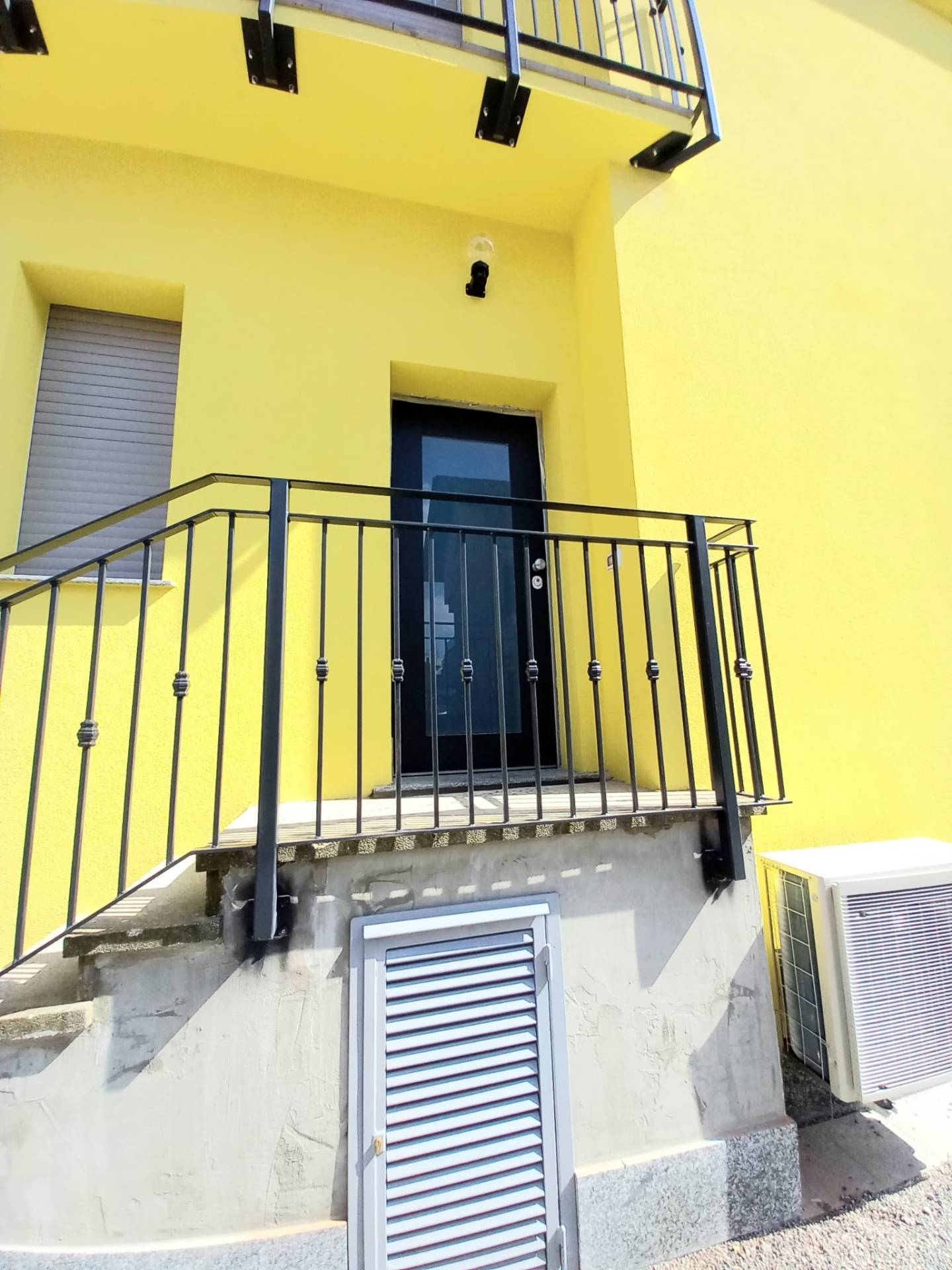 Villa di testa in vendita a Trezzo sull'Adda