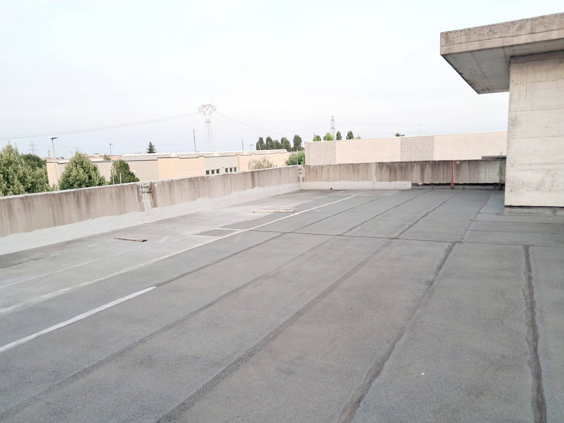Capannone in vendita a Trezzano Rosa