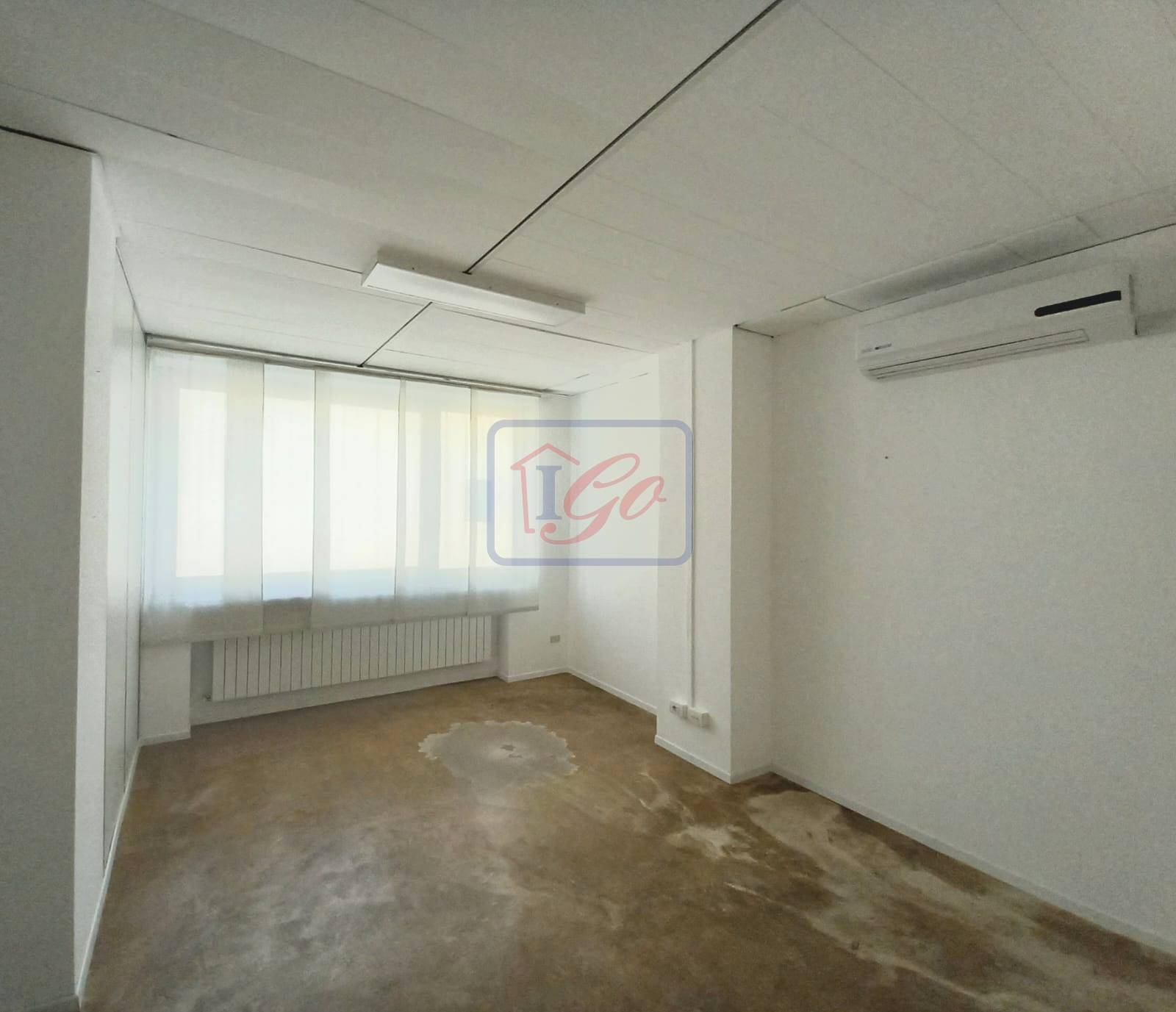 Locale commerciale in affitto a Trezzo sull'Adda