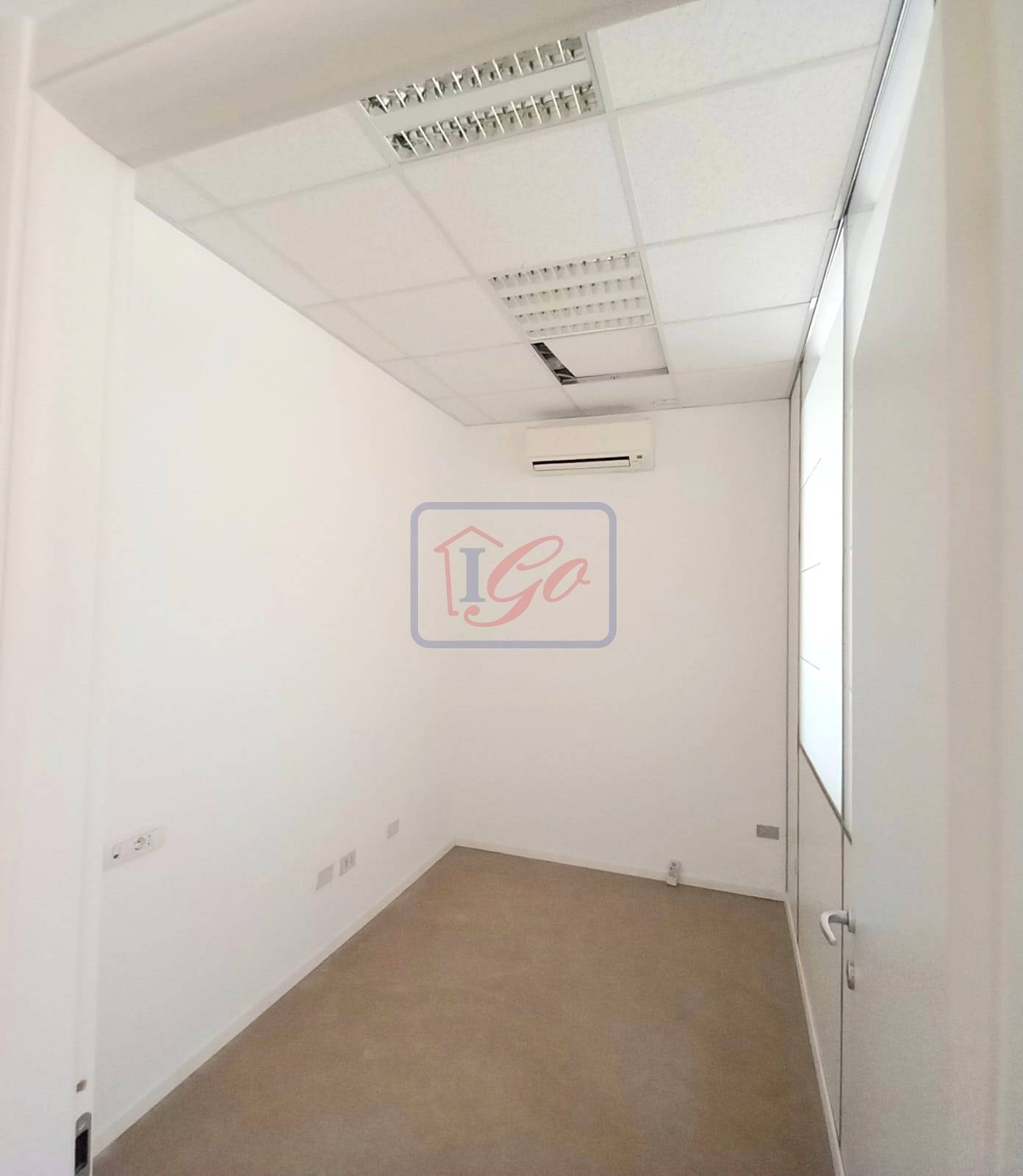 Locale commerciale in affitto a Trezzo sull'Adda