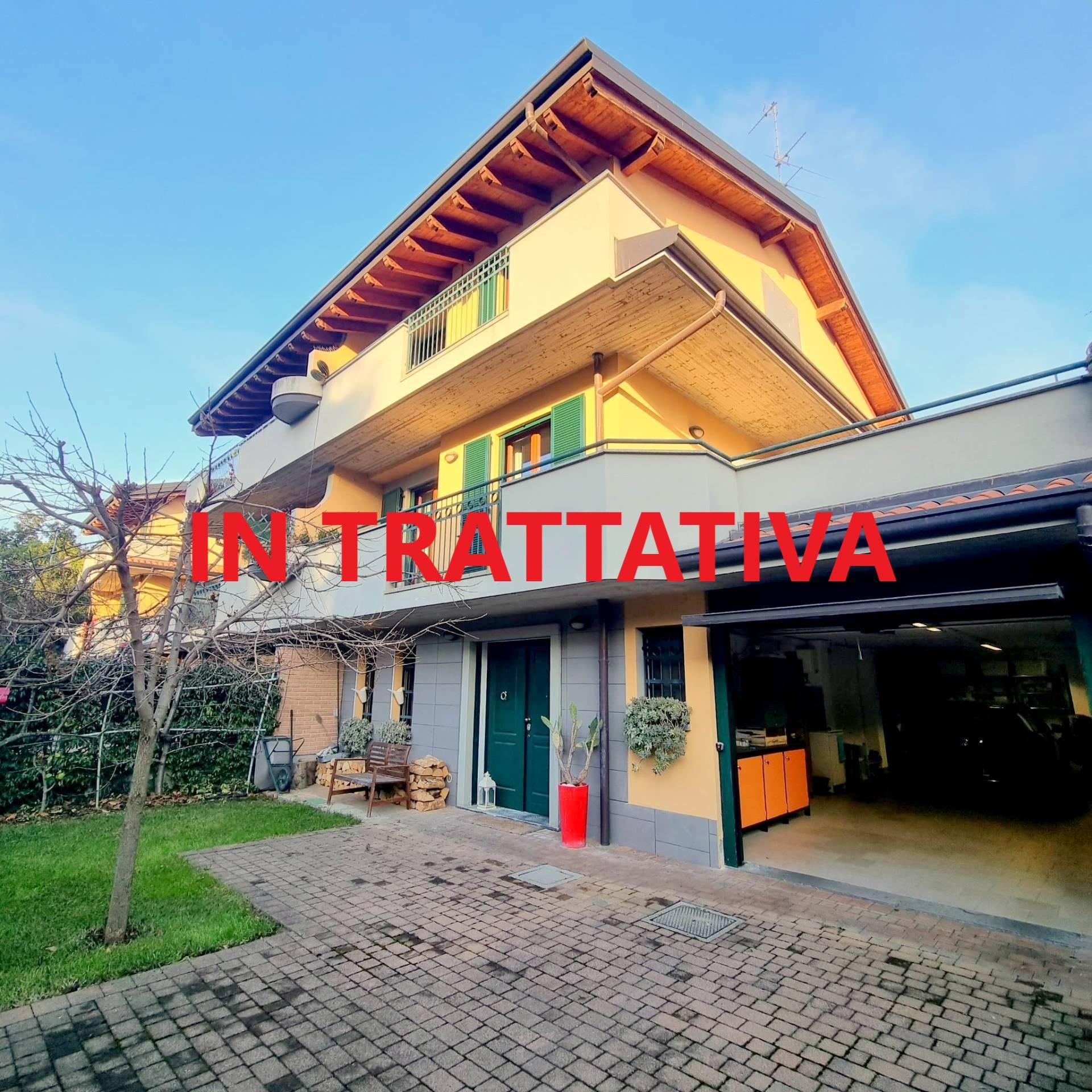 Villa Bifamiliare in vendita a Cornate d'Adda