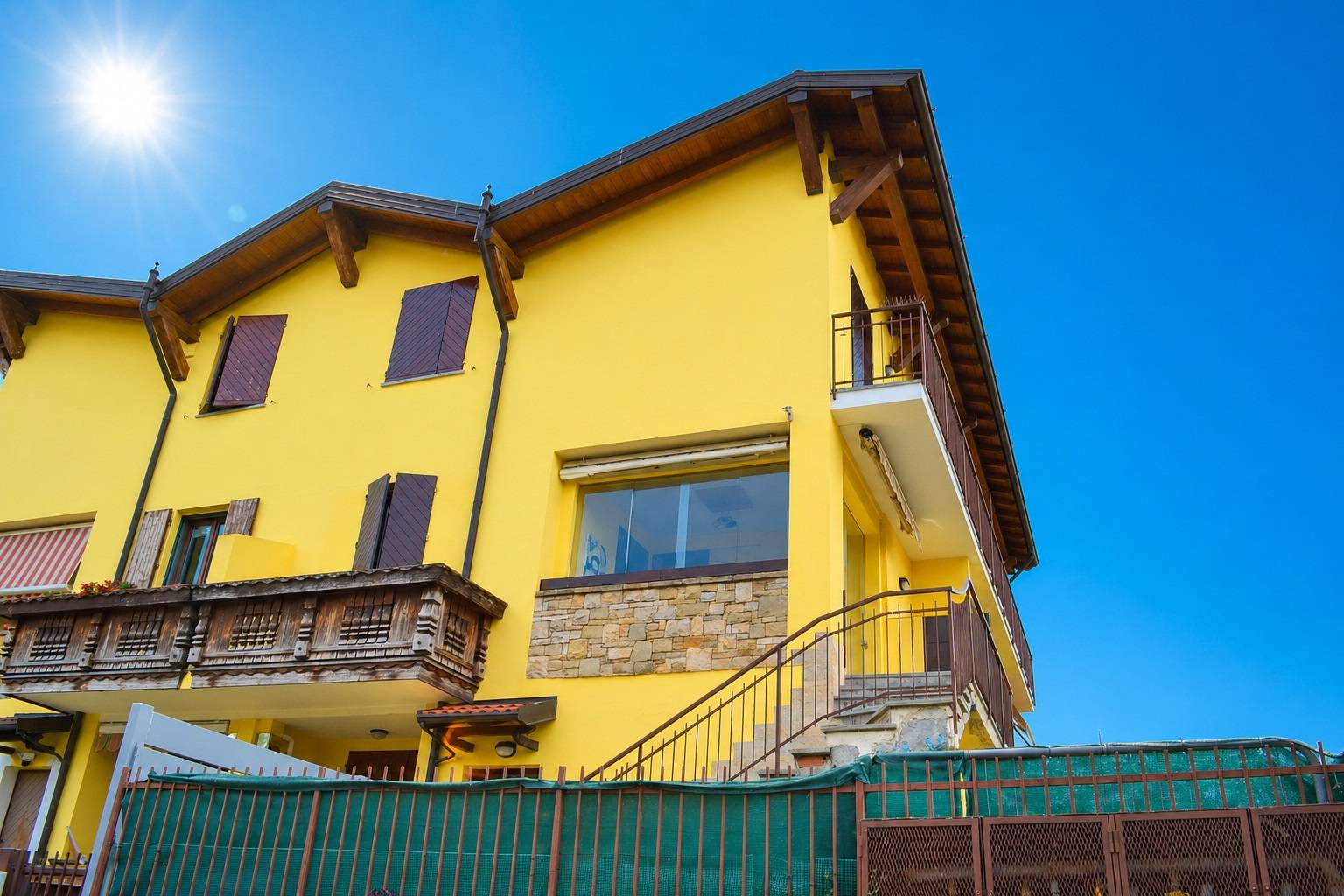 Porzione di Casa in vendita a Trezzano Rosa