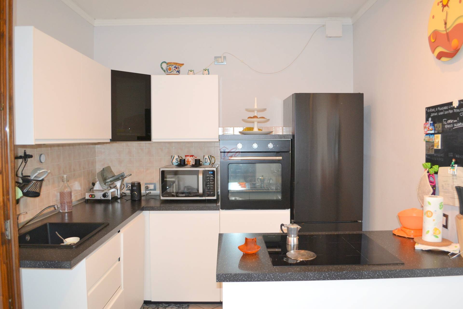 Porzione di Casa in vendita a Trezzano Rosa
