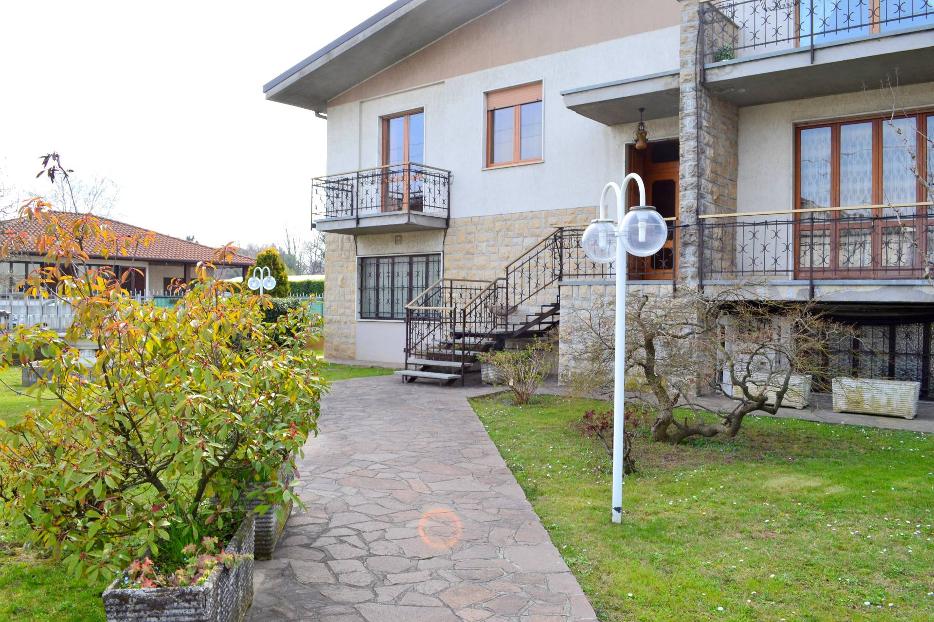 Villa Singola in vendita a Capriate San Gervasio