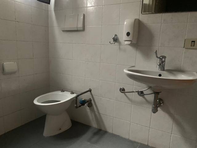 Negozio in affitto a Bernareggio
