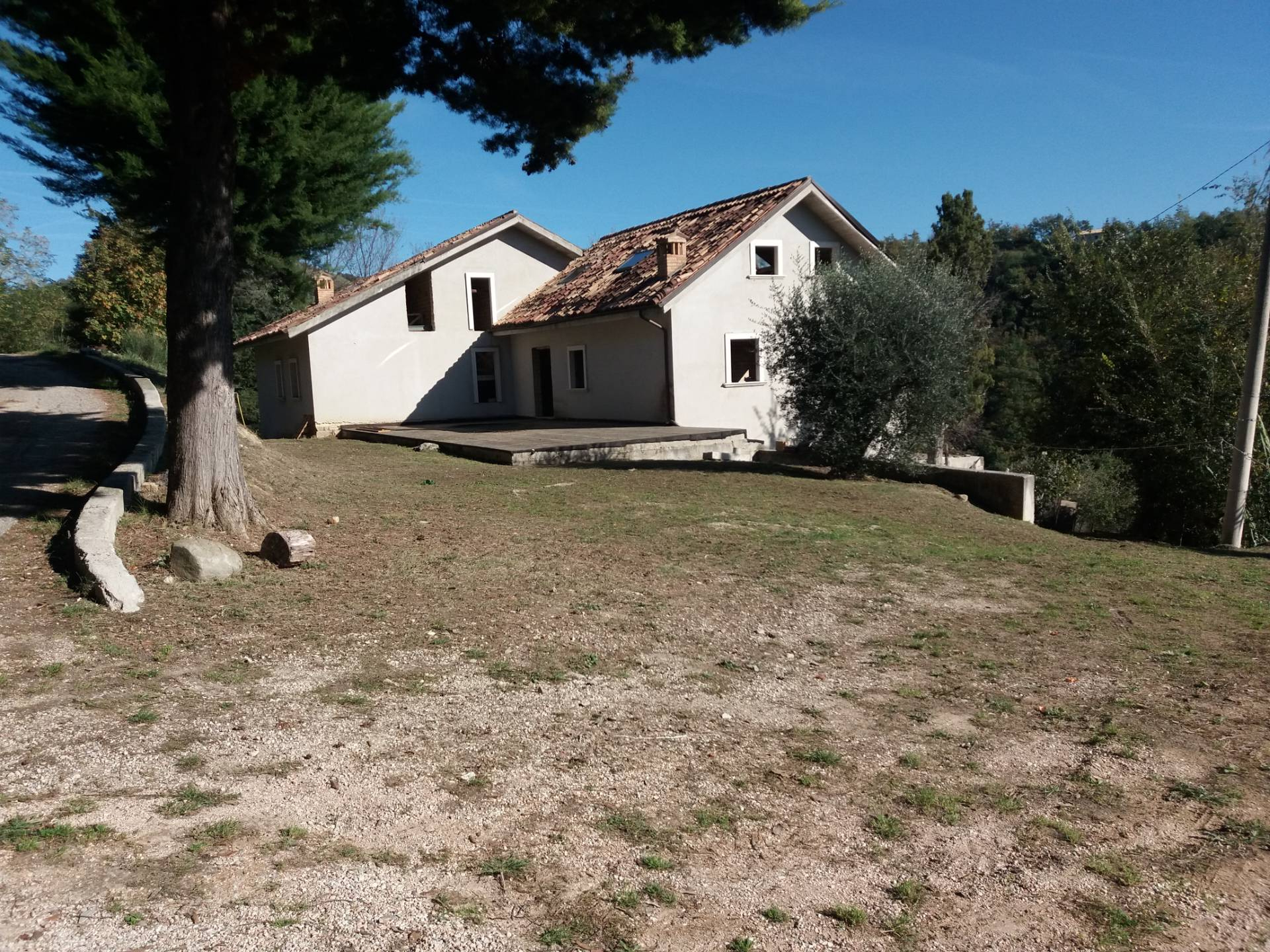 Casa indipendente con terrazzo, Ascoli Piceno valle venere