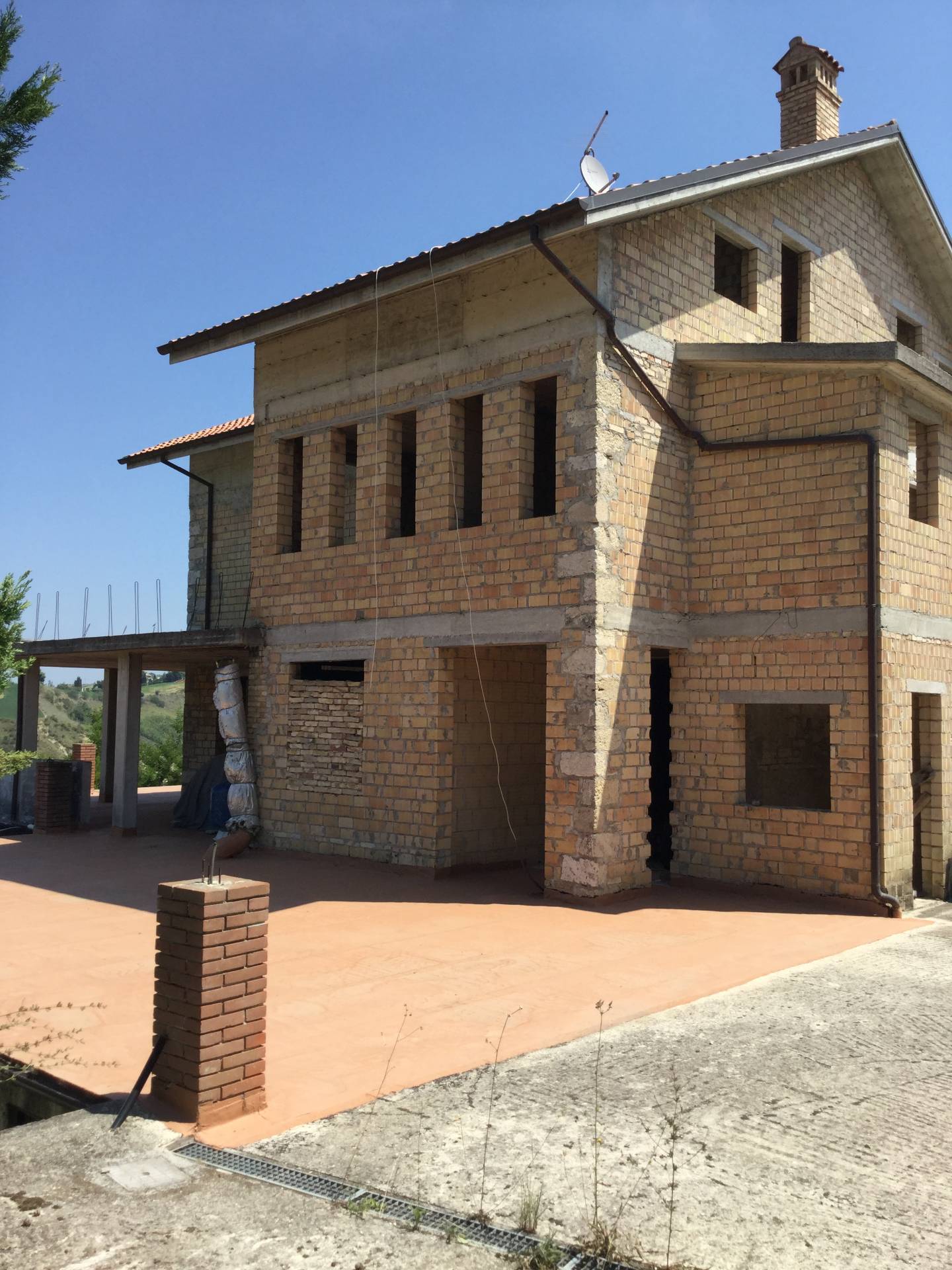 Villa con terrazzo, Ascoli Piceno monticelli alto
