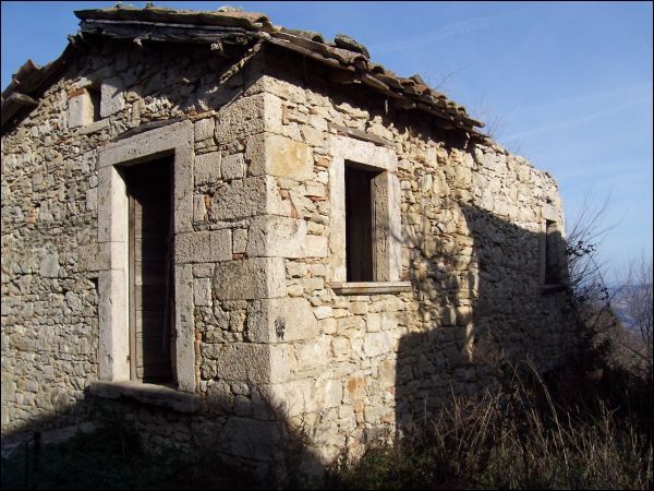 Casa colonica in vendita a Ascoli Piceno, Rosara